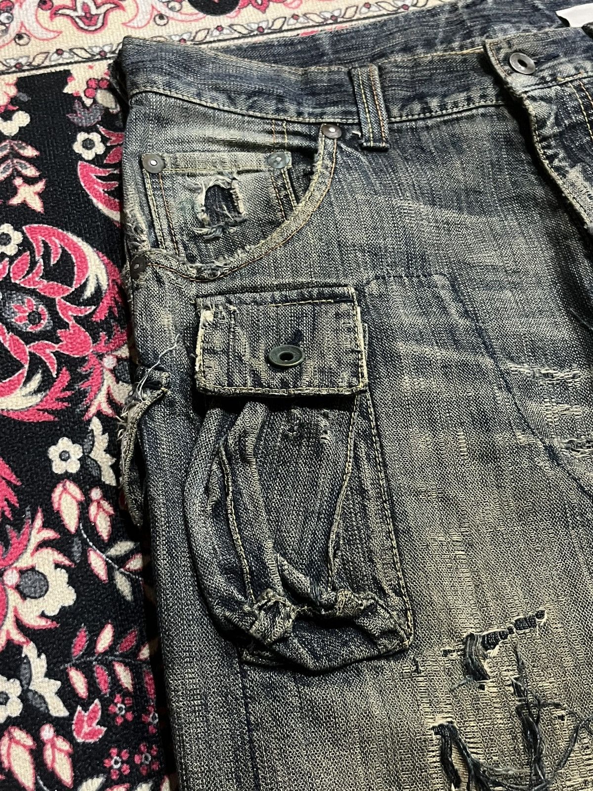 MasterPiece ⚡️Destroy⚡️Masterpiece Tactical Cargo Trashed Double Knee Jean Size US 33 - 7 Thumbnail