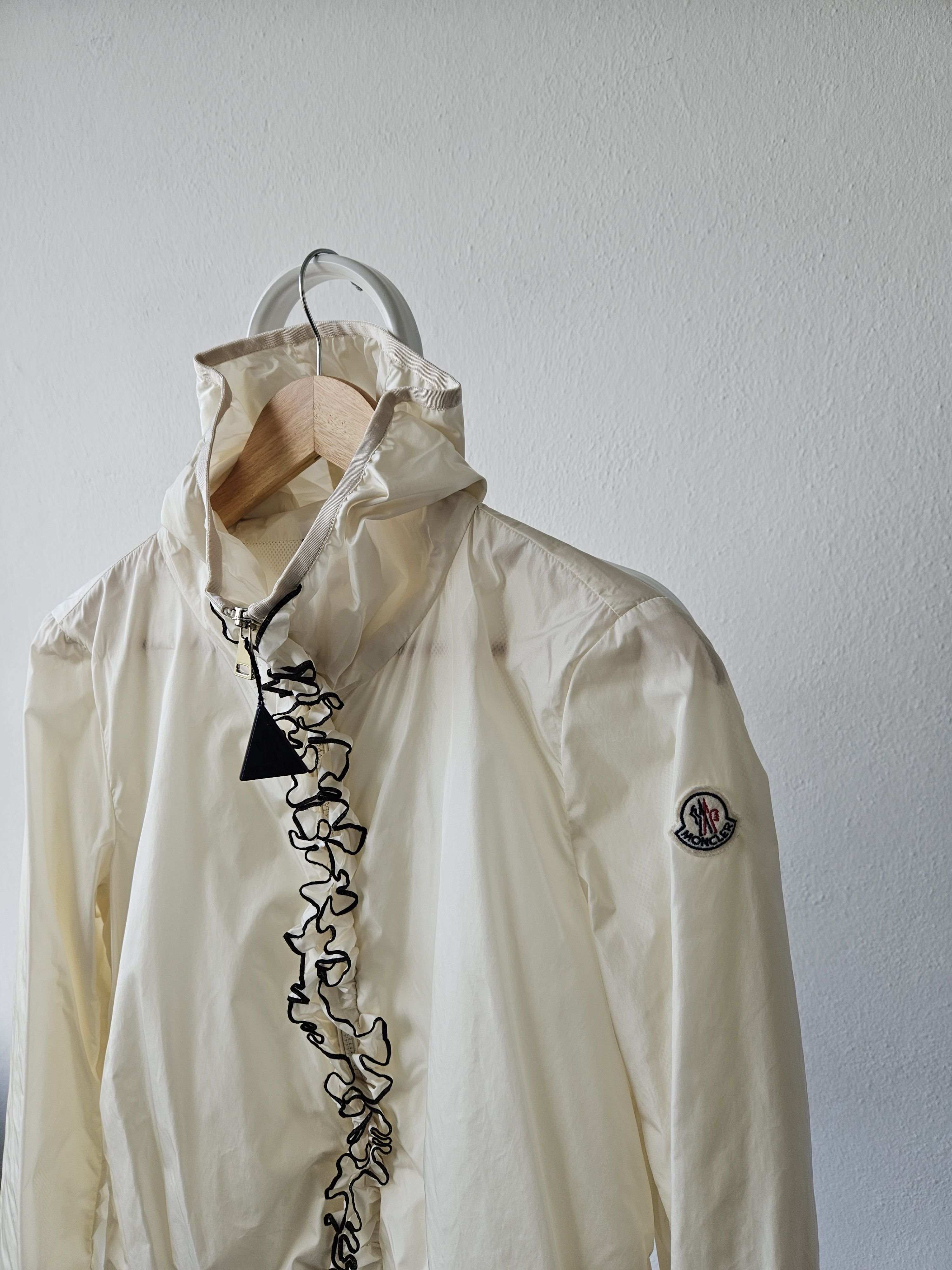 Moncler Moncler vivre giubbotto light jacket windbreaker Size XS / US 0-2 / IT 36-38 - 3 Thumbnail