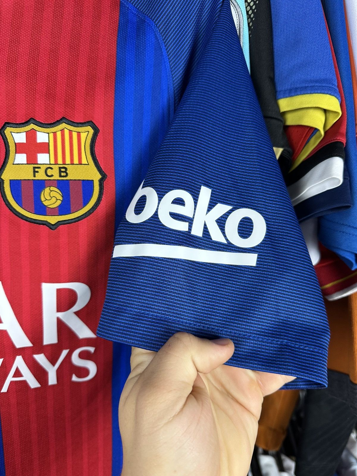 Nike NIKE BARCELONA 2016 2017 HOME FOOTBALL SHIRT SOCCER JERSEY Size US S / EU 44-46 / 1 - 4 Thumbnail