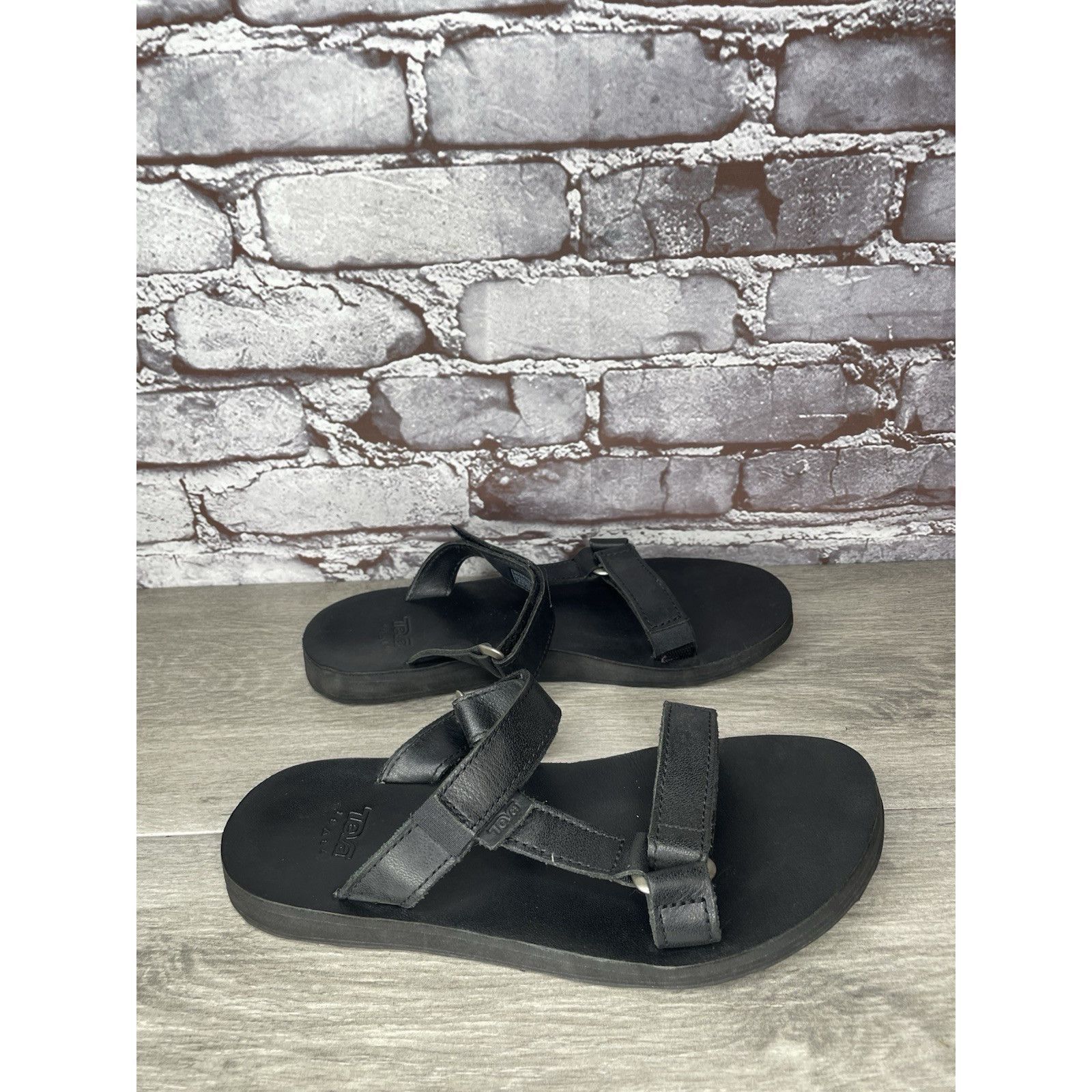 Teva Teva Black Leather Universal Straps Hiking Sandals Women’s S Size US 9 / IT 39 - 1 Thumbnail