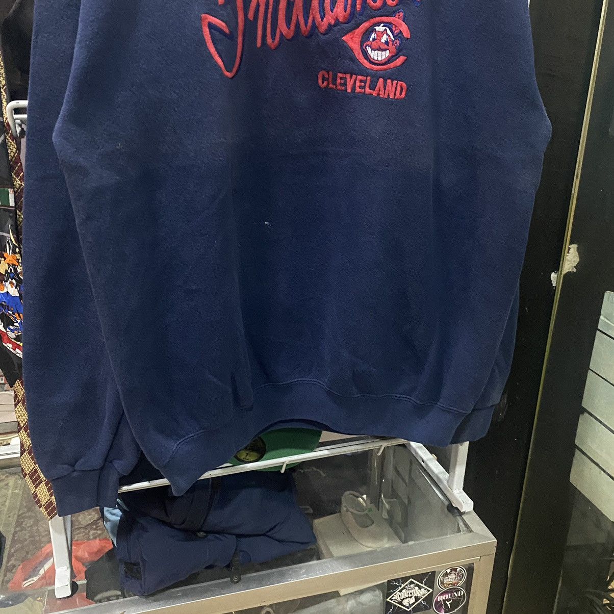 Vintage Cleveland Indians Vintage Embroidered Crewneck Sweatshirts Size US L / EU 52-54 / 3 - 4 Thumbnail