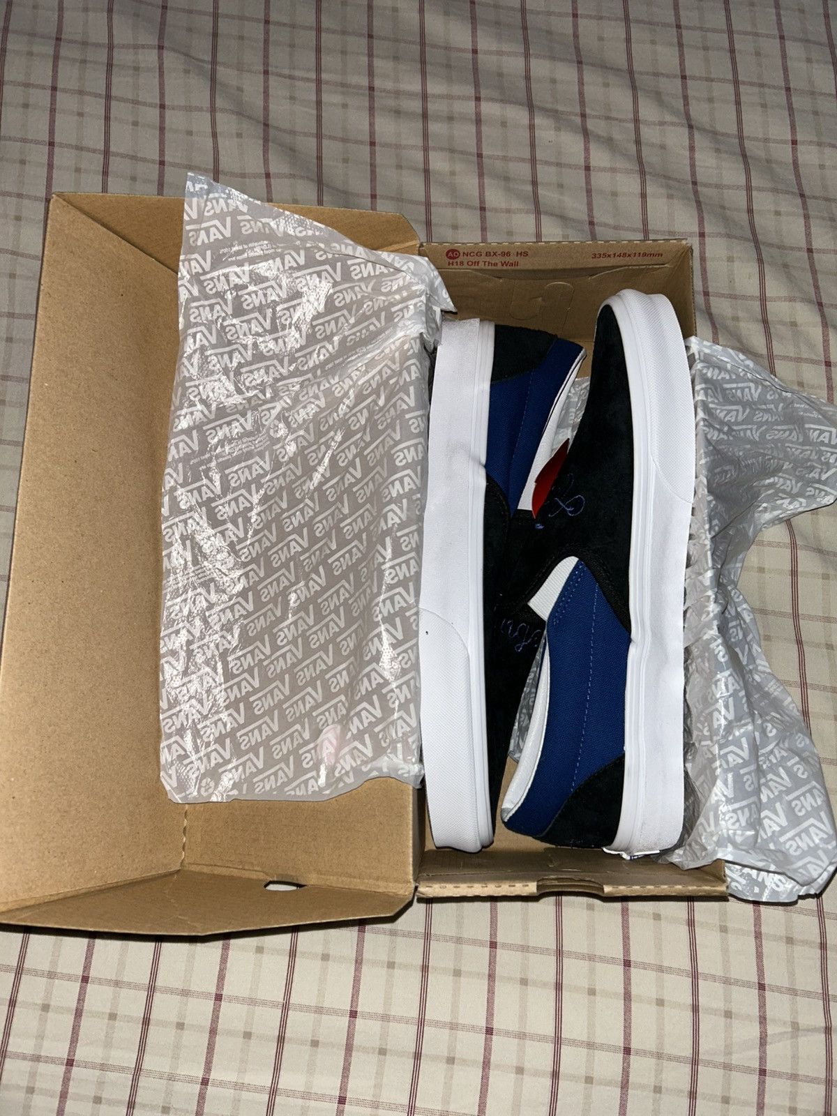 Vans Vans Slip On. Los Angeles Embroidered. Size US 12 / EU 45 - 2 Thumbnail