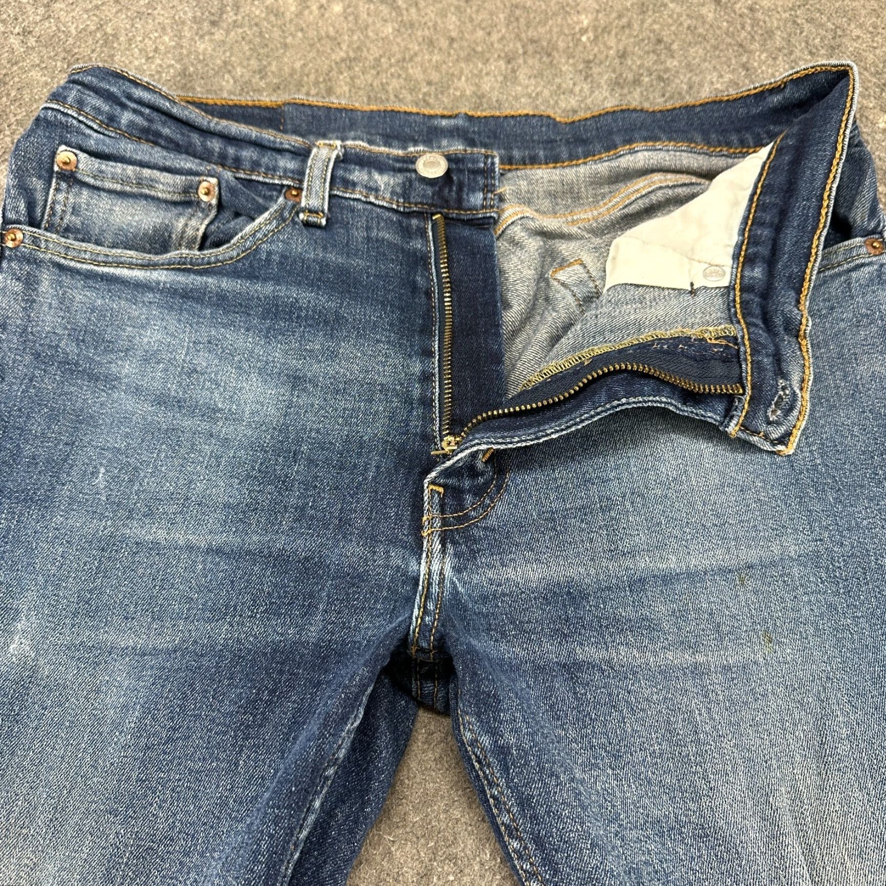 Levi's Levis 505 Mens 32x30 Blue Regular Fit Straight Leg Medium Wash Stretch Flex Jeans Size US 32 / EU 48 - 2 Thumbnail