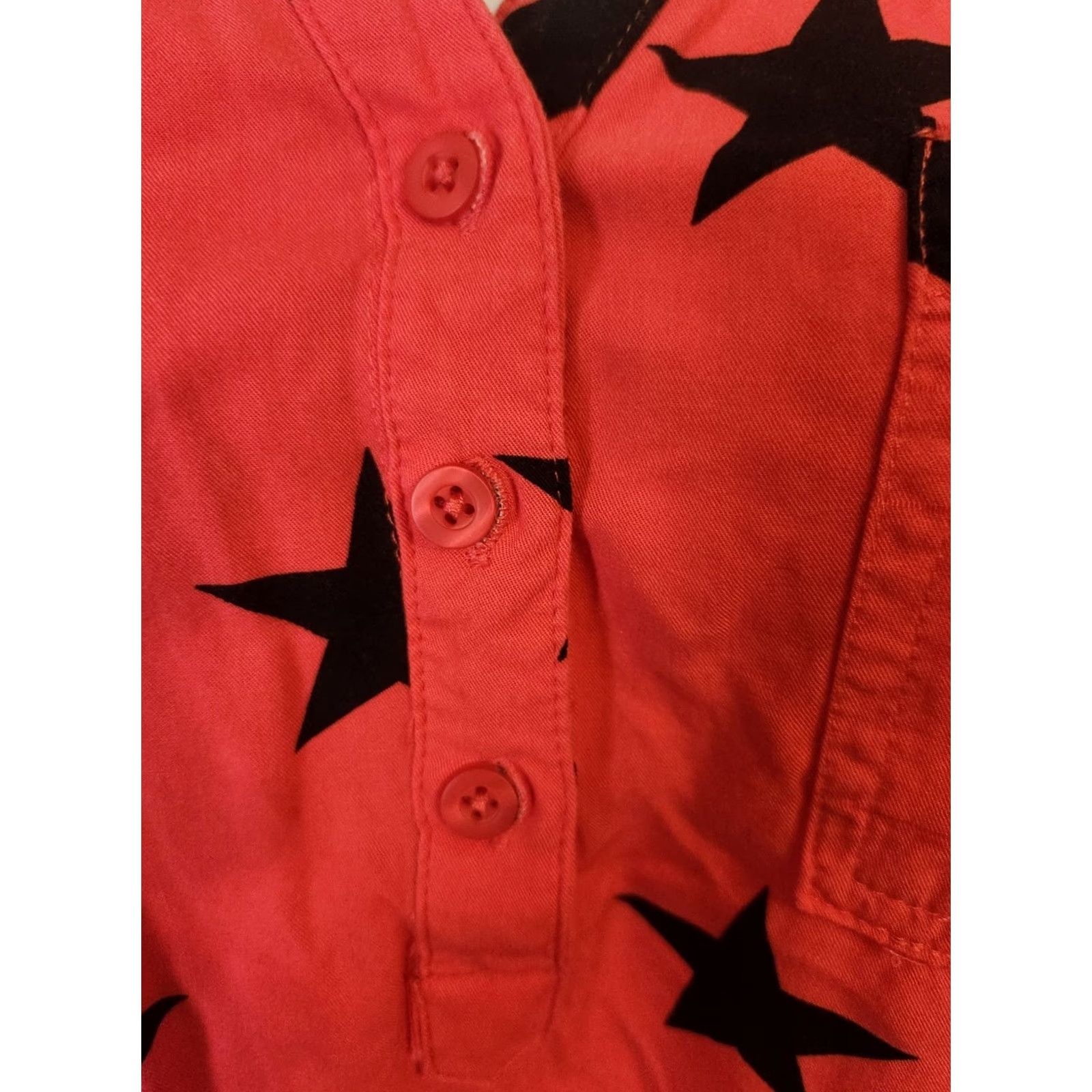 Torrid Torrid Harper Red Black Star Print Short Sleeve Tunic Top 0X Blouse Ladies Adults Plus Size Multicolor V-Neck Button Pockets Easy Care Size XL / US 12-14 / IT 48-50 - 2 Thumbnail