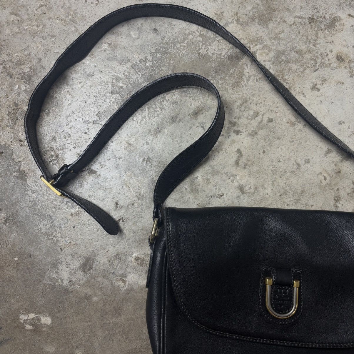 Courreges × Vintage VINTAGE COURREGES SLING BAG Size ONE SIZE - 2 Thumbnail