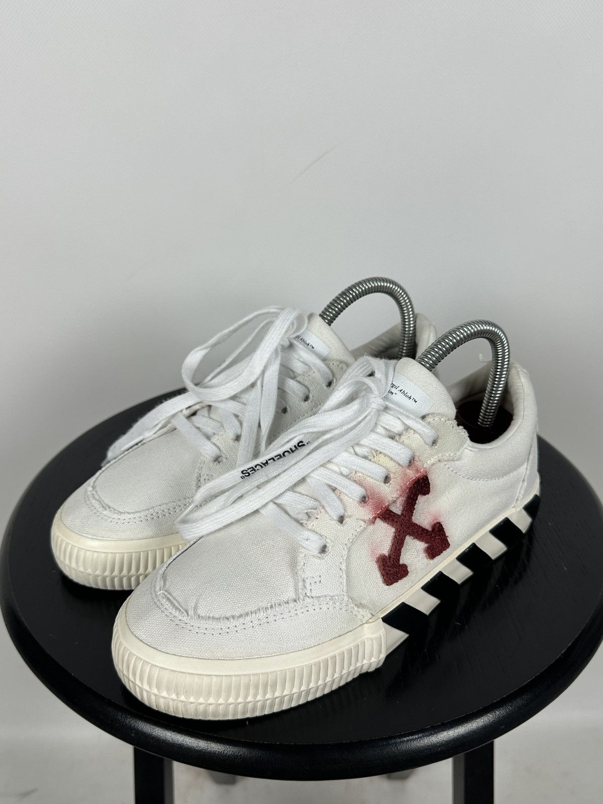 Off-White Off-White Vulcanized Virgil Abloh Low Top Sneakers Size US 7 / IT 37 - 3 Thumbnail