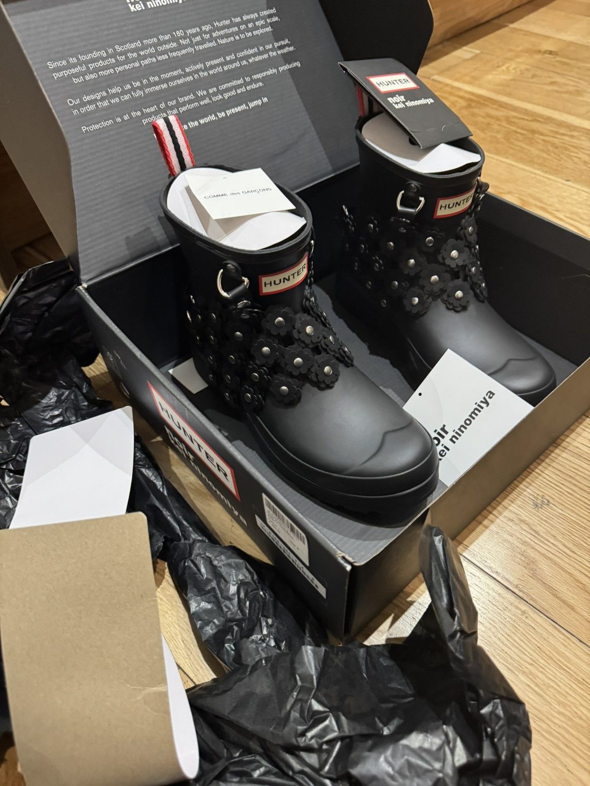 Comme des Garcons Noir Kei Ninomiya x Hunter flower chain-link rubber boots Size US 8 / EU 41 - 1 Thumbnail