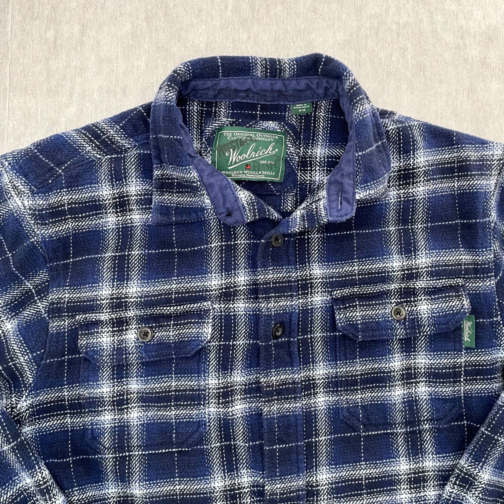 Vintage VINTAGE Woolrich Flannel Shirt Adult Medium Blue Plaid Long Sleeve Button-Up Shacket Pockets Mens Size US M / EU 48-50 / 2 - 3 Thumbnail