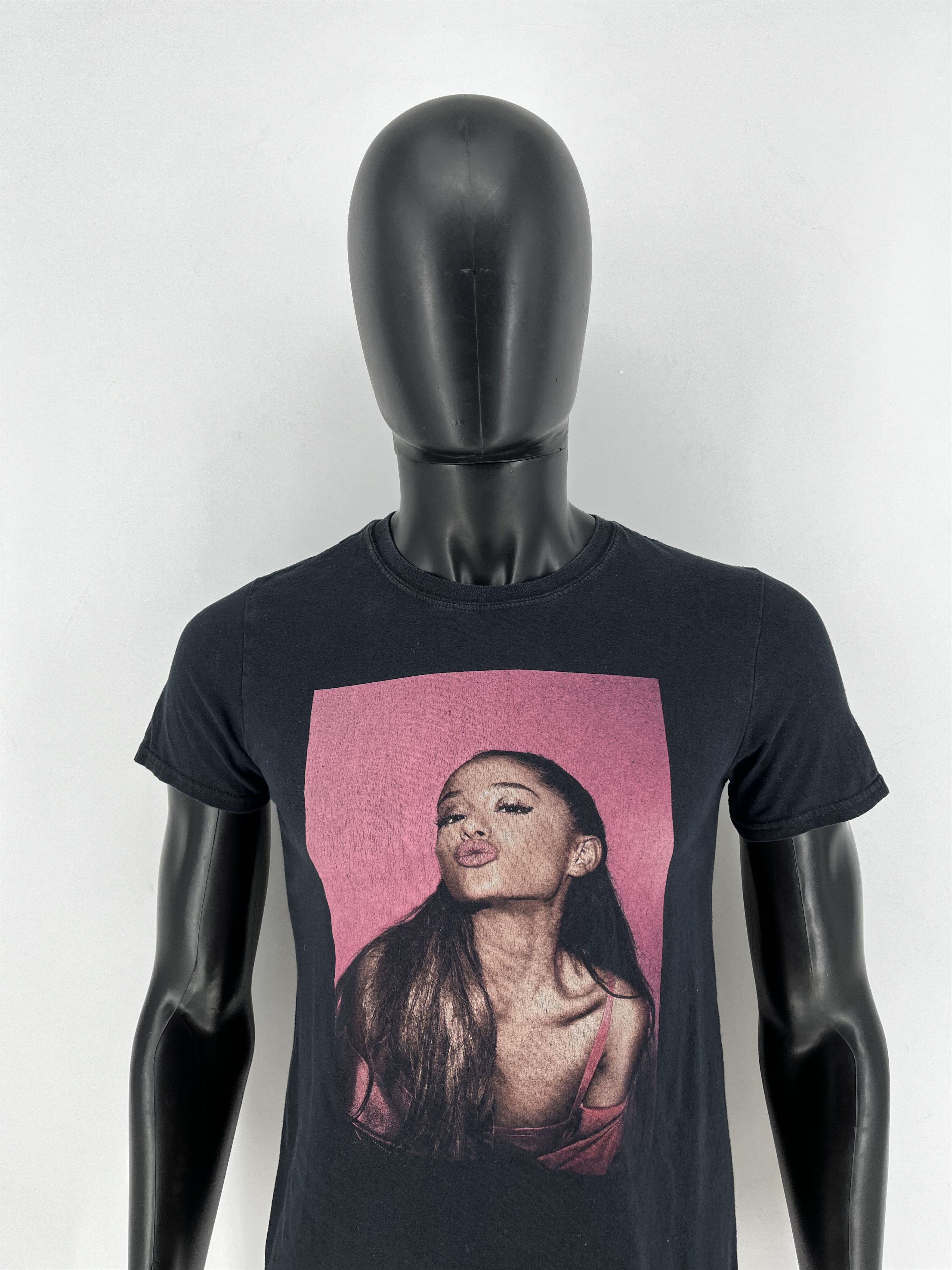 Band Tees Ariana Grande Shirt Short Sleeve Concert Shirt Band Black S Size US S / EU 44-46 / 1 - 1 Thumbnail