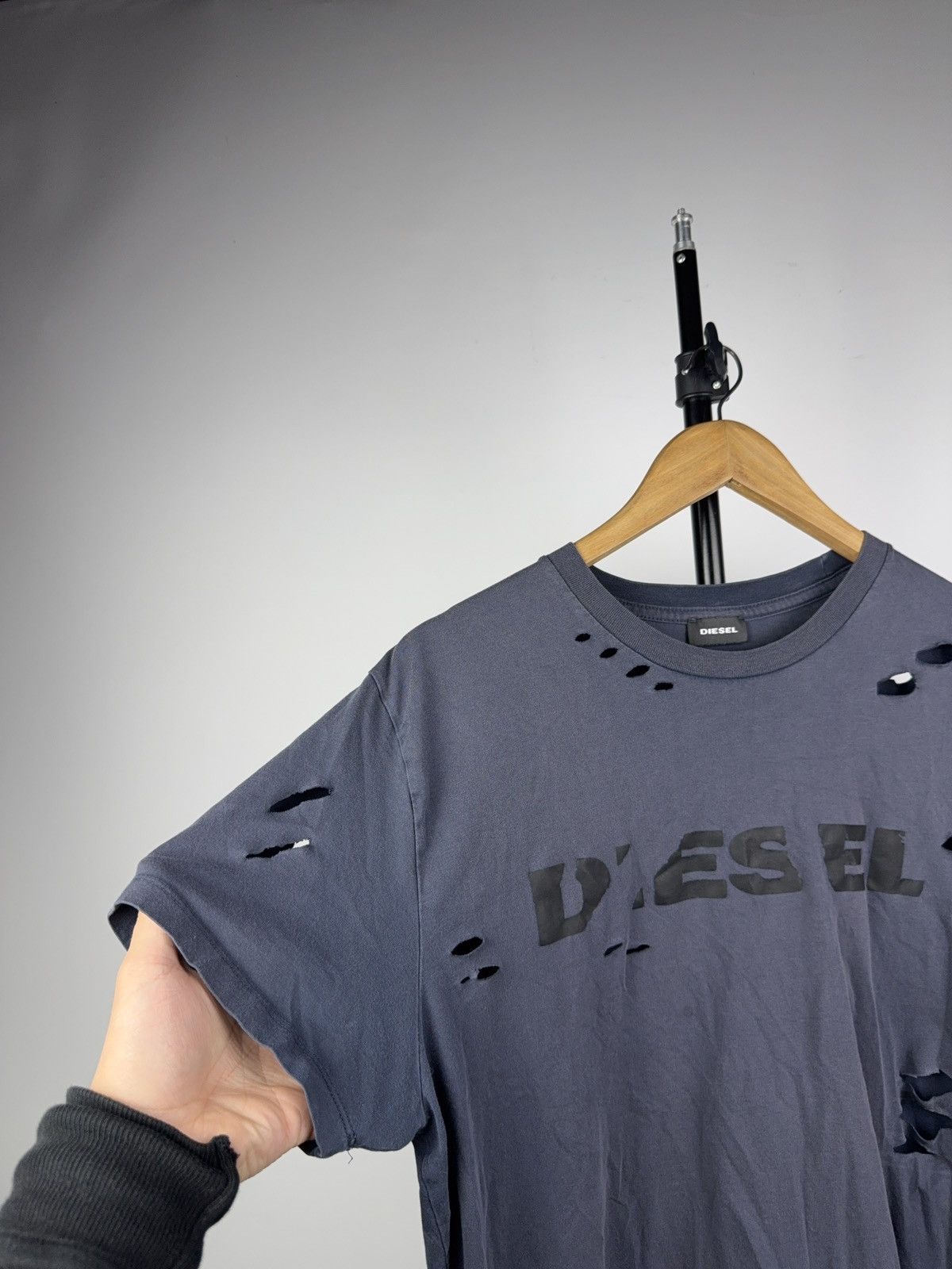 Diesel 00s Luxury Diesel Distressed Destroyed Logo T-Shirt Faded Size US XL / EU 56 / 4 - 4 Thumbnail