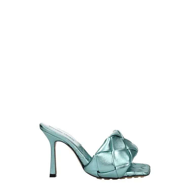 o1n1vont1225 Lido Mules in Icy Moon