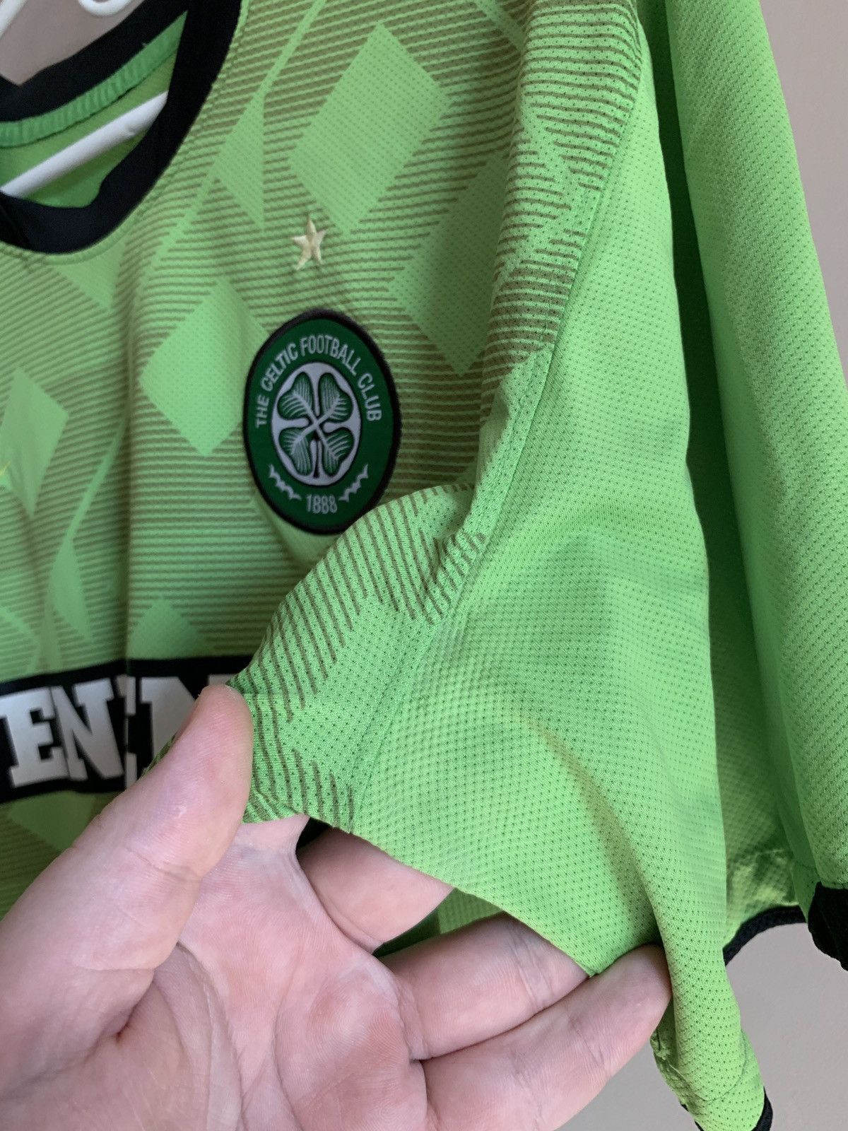 Nike Celtic Glasgow 2010 Away Football Shirt Nike Soccer Size XL Size US XL / EU 56 / 4 - 14 Thumbnail