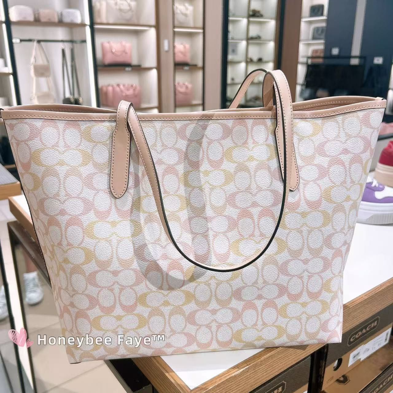 Coach NWT Coach City Tote Bag In Pretty Signature Canvas CDZ04 Size ONE SIZE - 3 Thumbnail