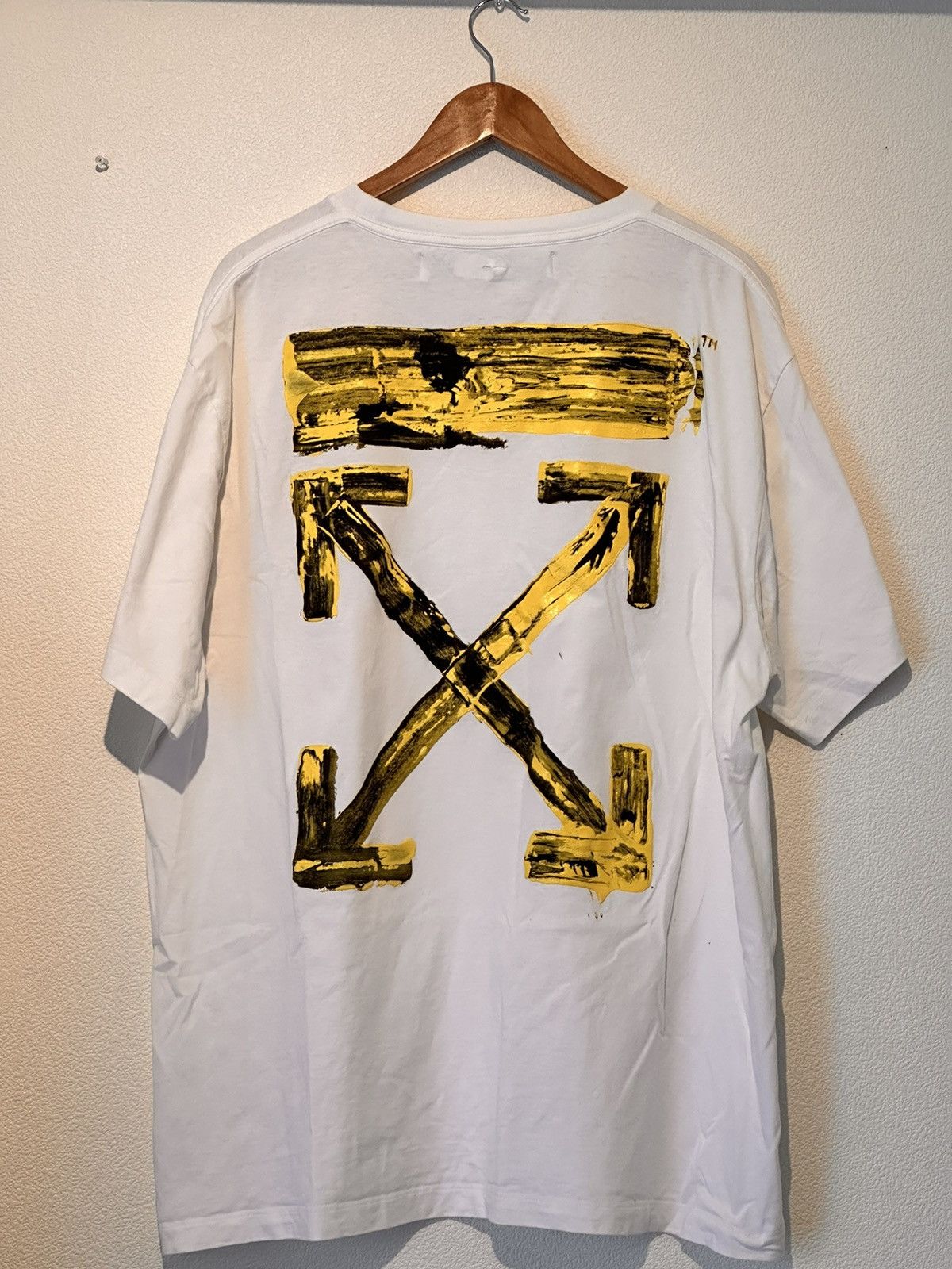 Off-White Acrylic Arrow Tee Size US L / EU 52-54 / 3 - 1 Thumbnail