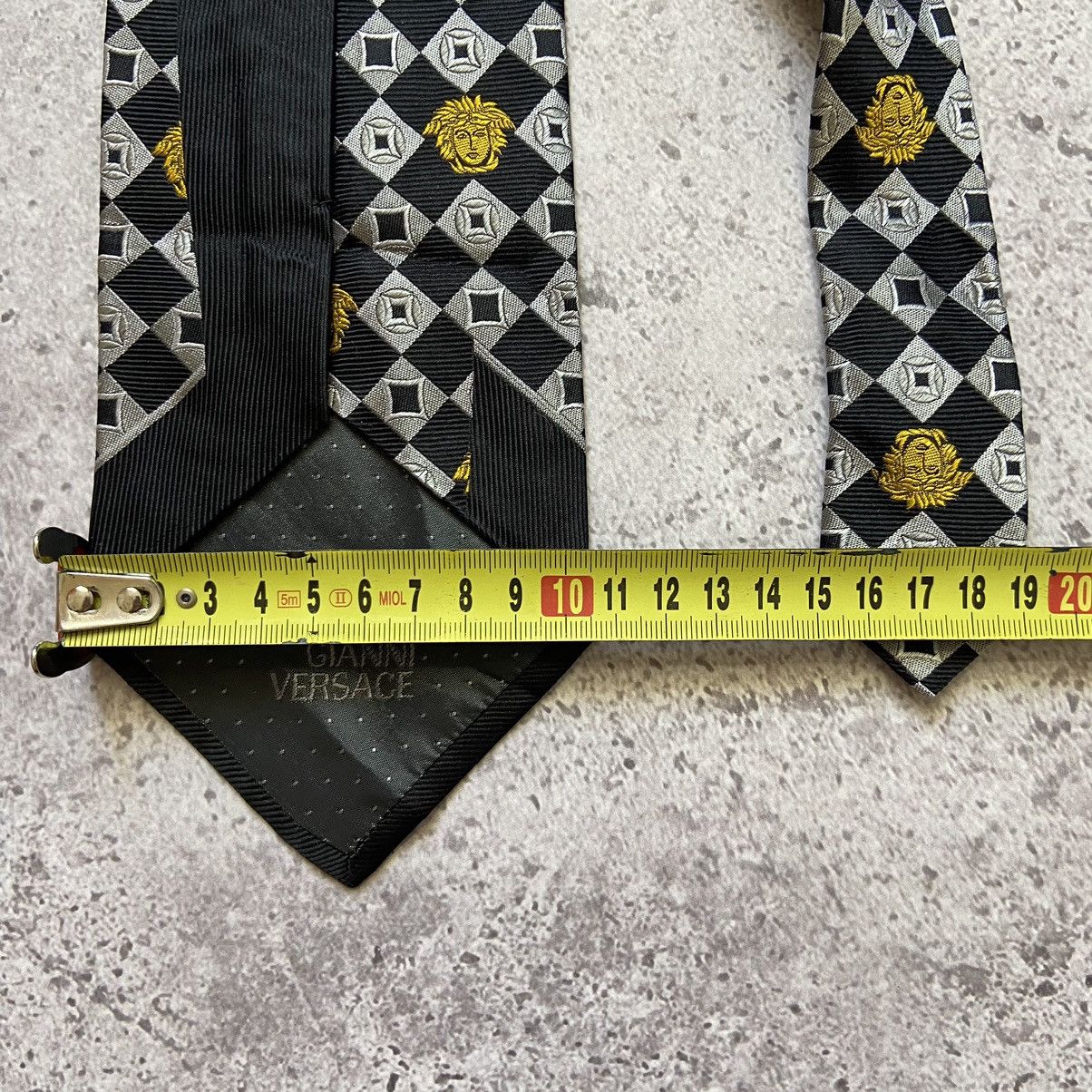 Versace Vintage Gianni Versace Medusa silk tie. Made in Italy Size ONE SIZE - 7 Thumbnail