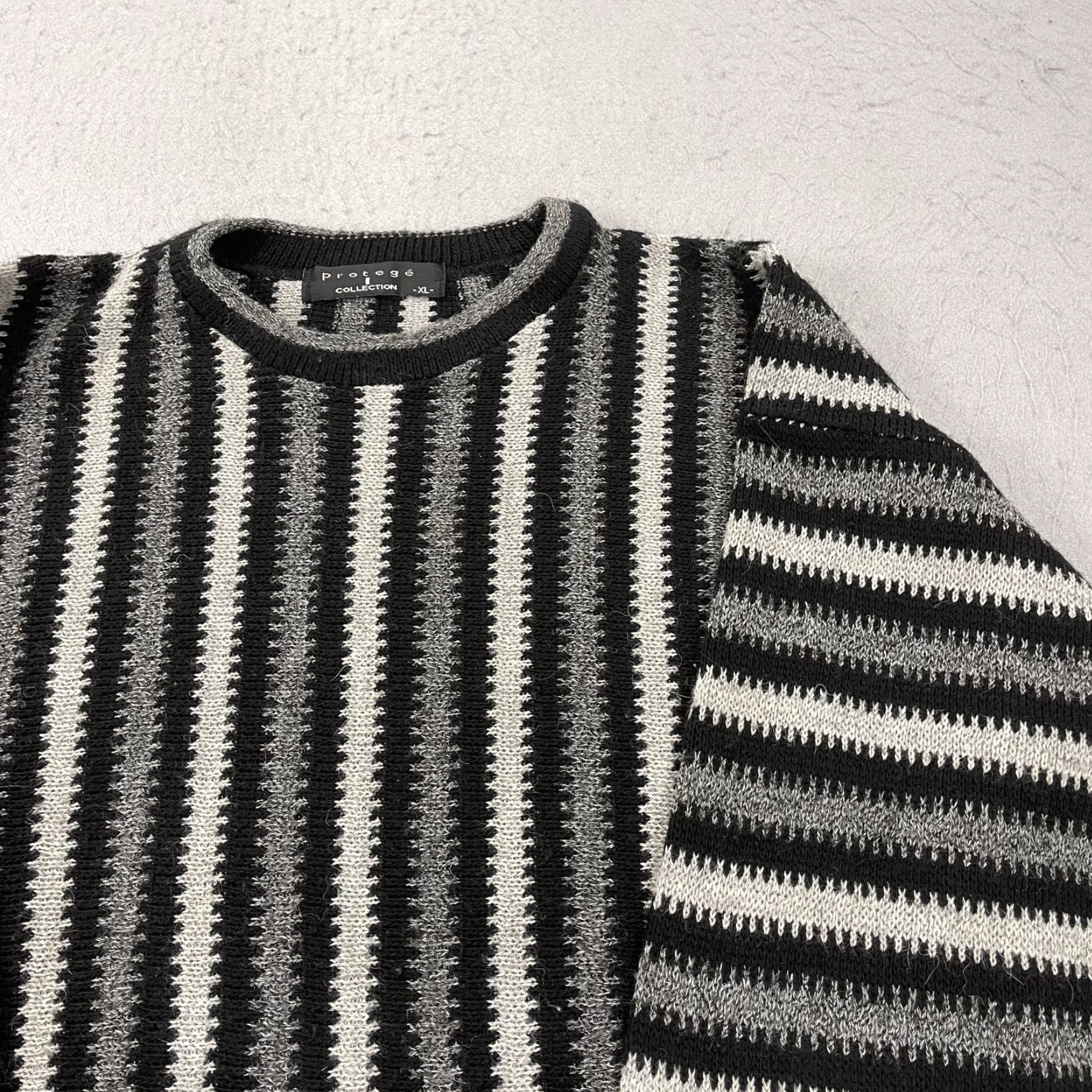 Coogi VINTAGE Protege Sweater Mens XL Gray 90s Coogi Style Abstract Knit Pullover Crew Neck Striped All Seasons Size US XL / EU 56 / 4 - 3 Thumbnail