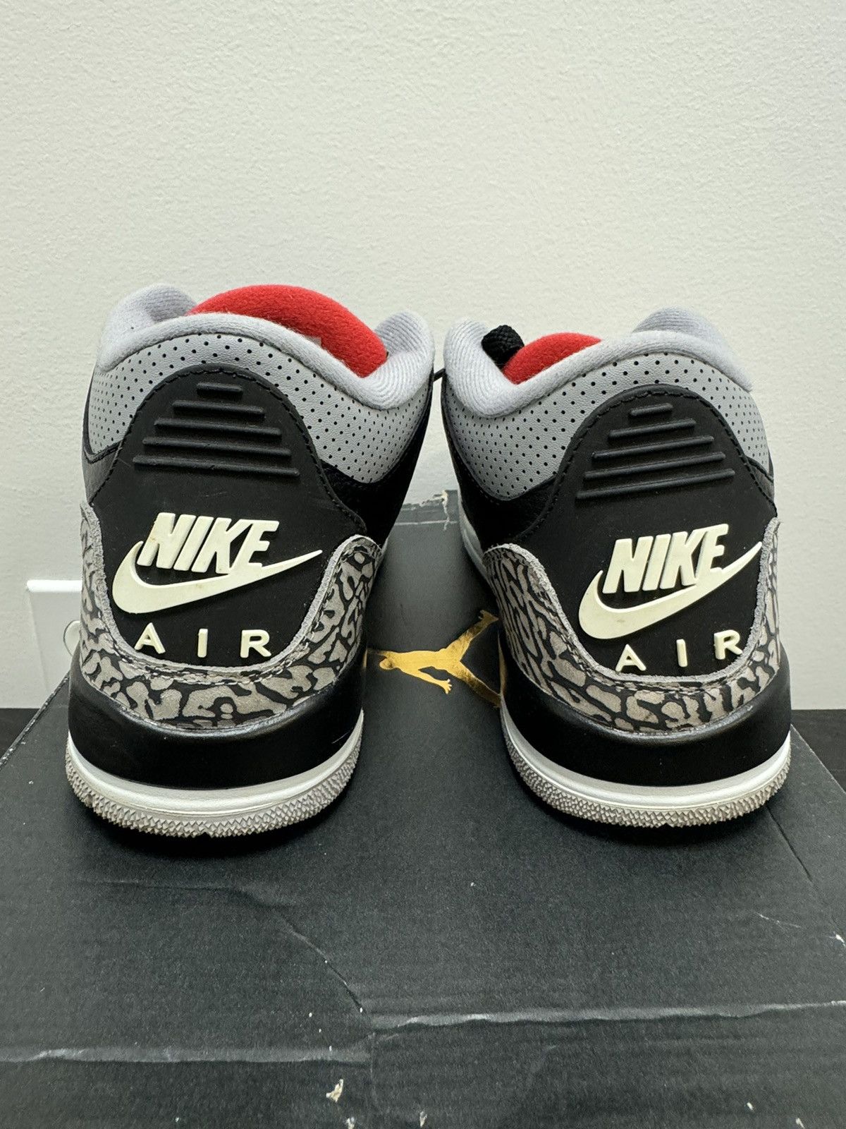 Jordan Brand Jordan 3 Black Cement (2018) (GS) Size US 5.5 / EU 38 - 4 Thumbnail