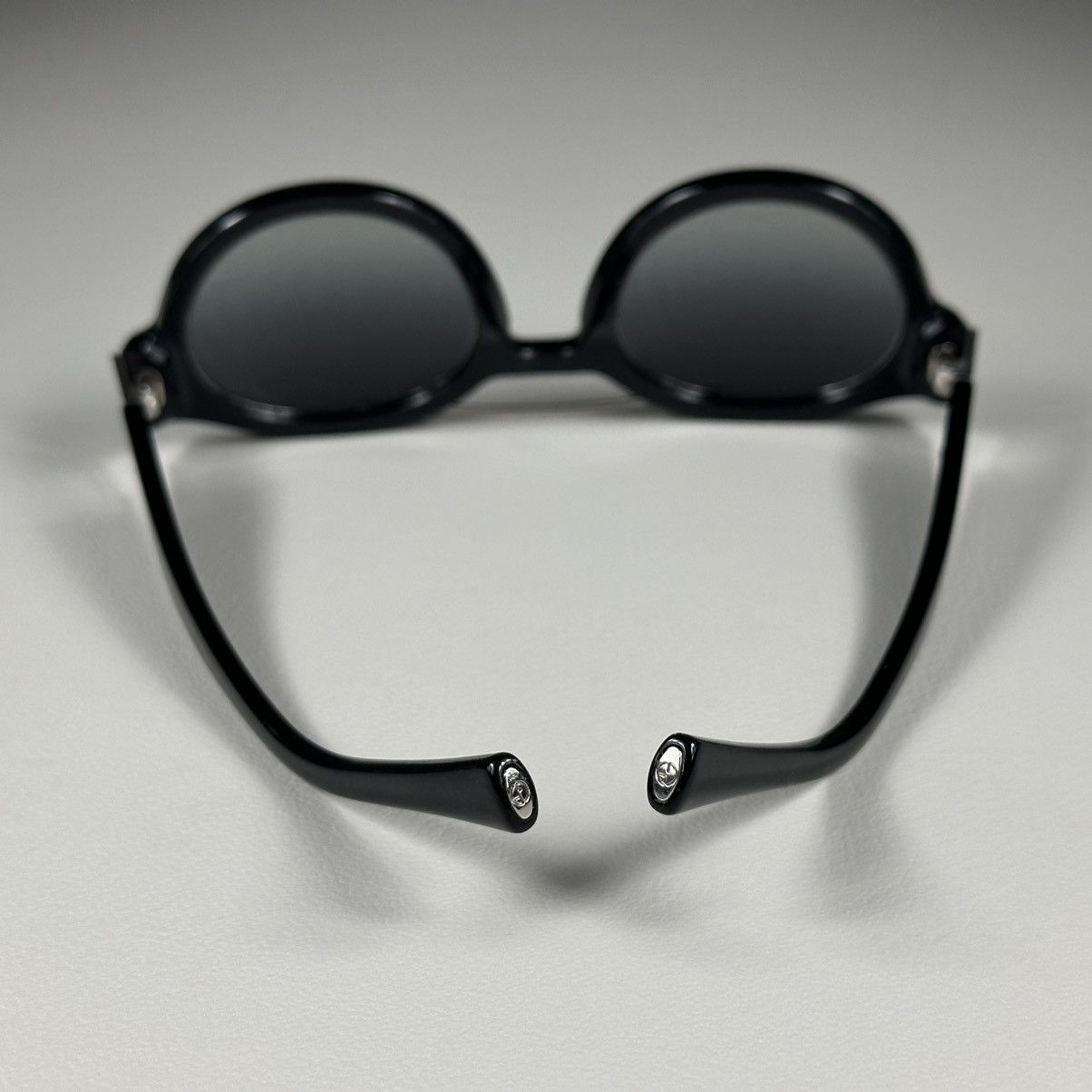 Giorgio Armani Giorgio Armani Vintage AR 8036-H Oval Shape Black Sunglasses Size ONE SIZE - 6 Thumbnail