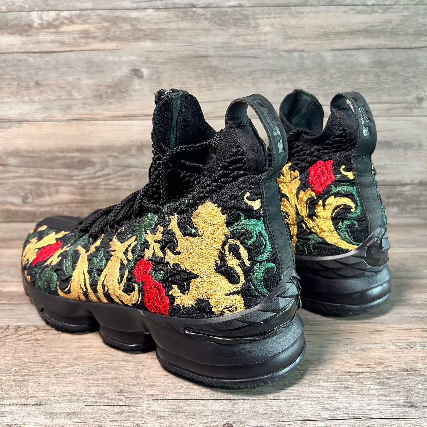 Nike Nike LeBron 15 KITH Black Gold Floral Zip 45 Size US 11 / EU 44 - 4 Thumbnail