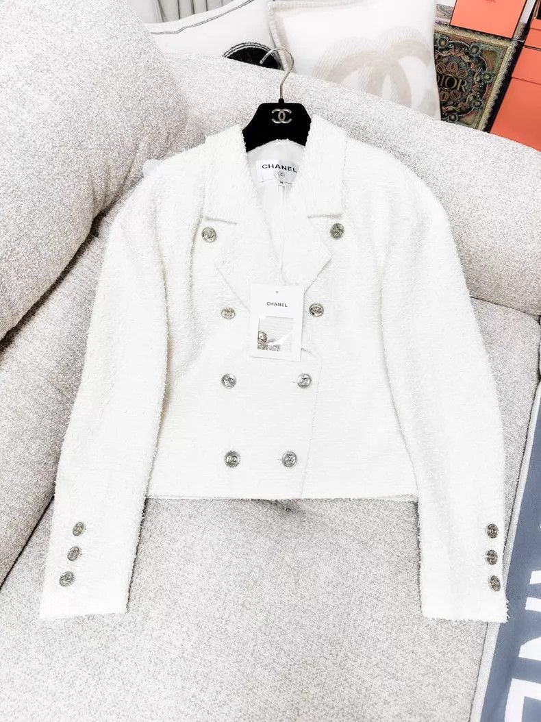 Chanel Chanel Tweed double-breasted silhouette long-sleeved jacke Size XS / US 0-2 / IT 36-38 - 1 Thumbnail