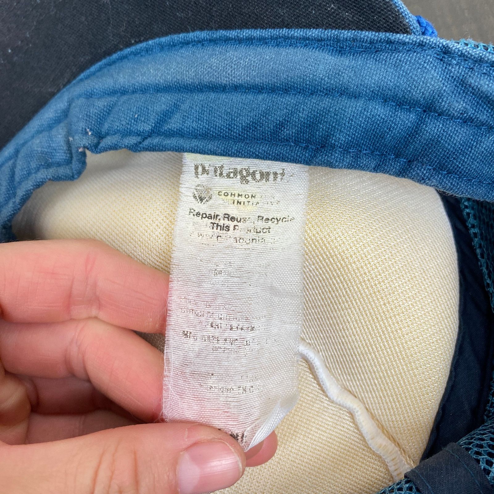 Patagonia Rare Patagonia Interstate Wave Mesh Trucker Hat Snapback Size ONE SIZE - 8 Thumbnail