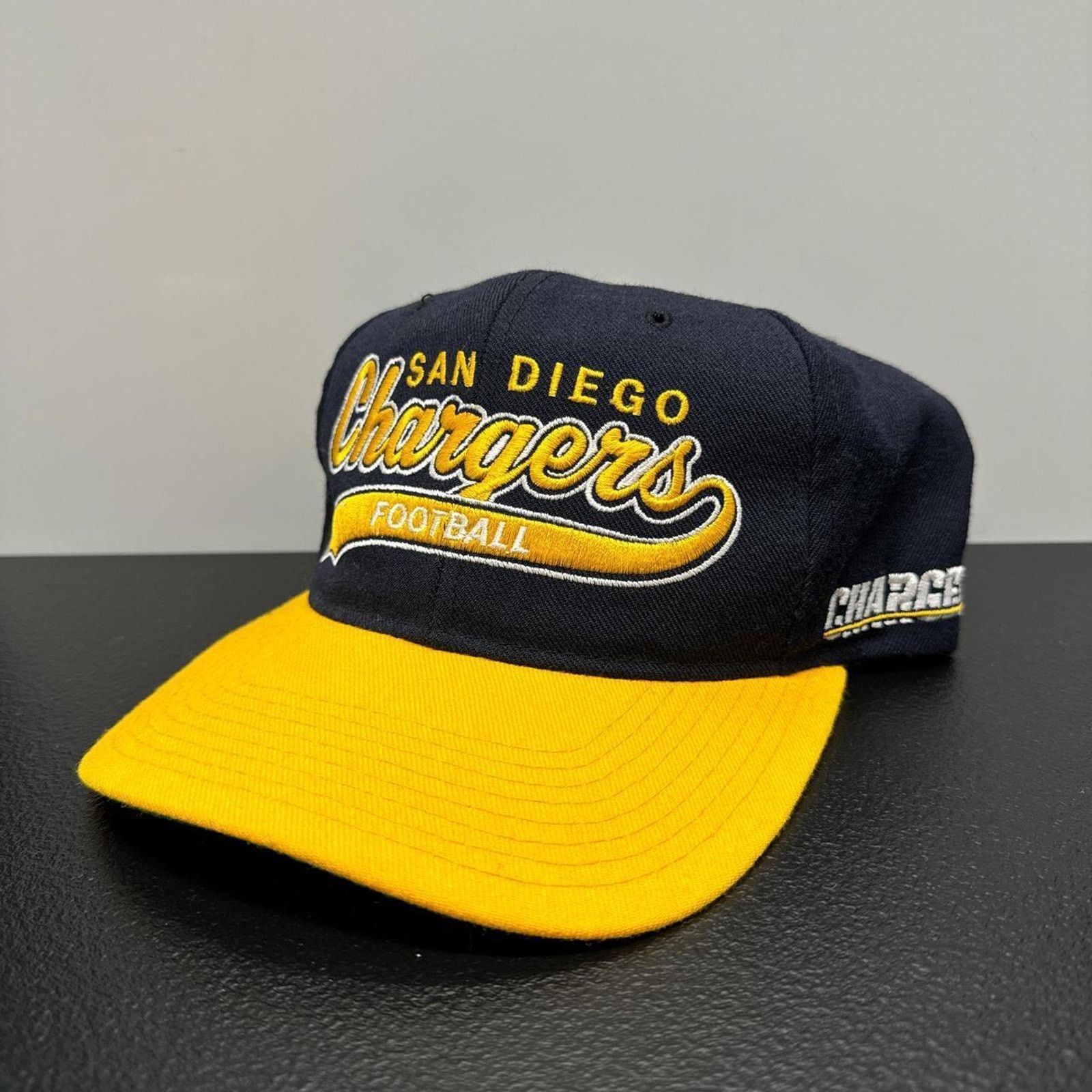 Starter × Vintage Starter San Diego Chargers Vintage 90s Wool SnapBack Hat Size ONE SIZE - 2 Thumbnail