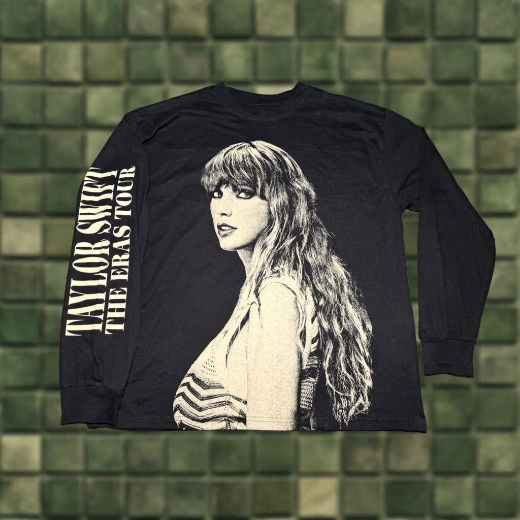 Vintage Taylor Swift The Eras Tour Adult Med Long Sleeve Shirt Official Concert Crew Neck Size M / US 6-8 / IT 42-44 - 1 Thumbnail