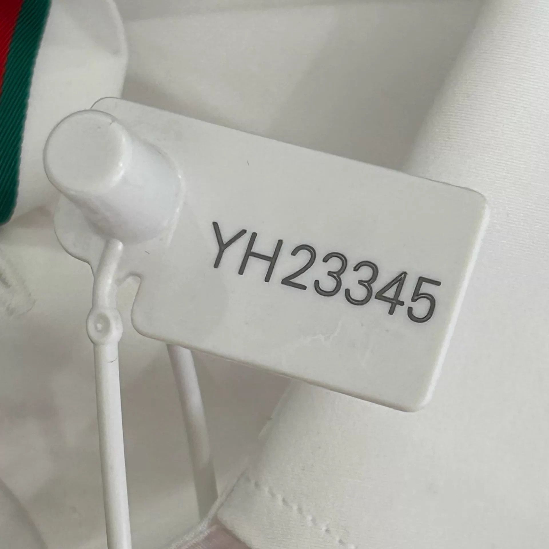 Gucci GUCCI White Striped Placket LS Shirt 40 M Size US M / EU 48-50 / 2 - 8 Thumbnail