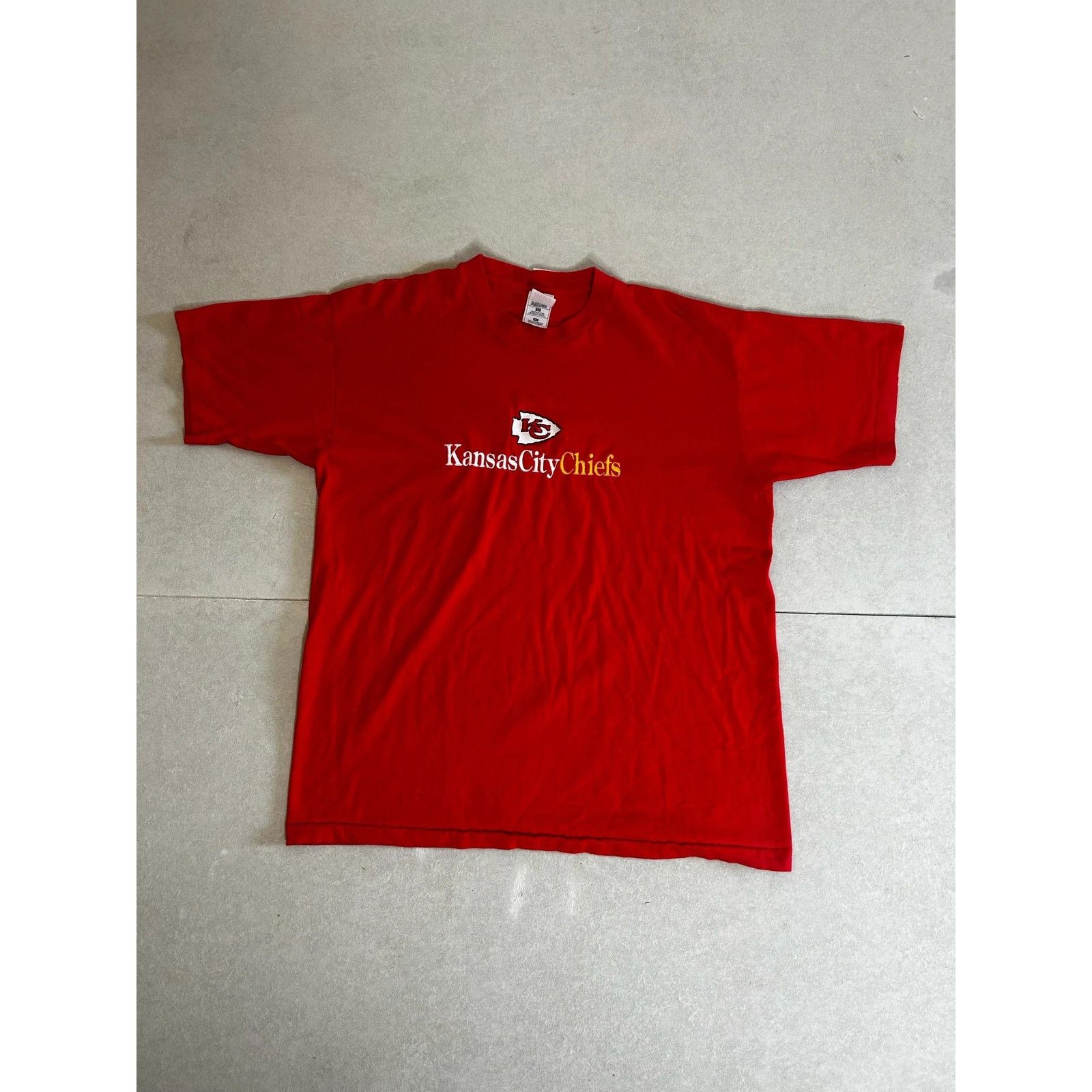 Fruit Of The Loom 90s Vintage Kansas City Chiefs Embroidered Red T Shirt -XL Size US XL / EU 56 / 4 - 1 Thumbnail