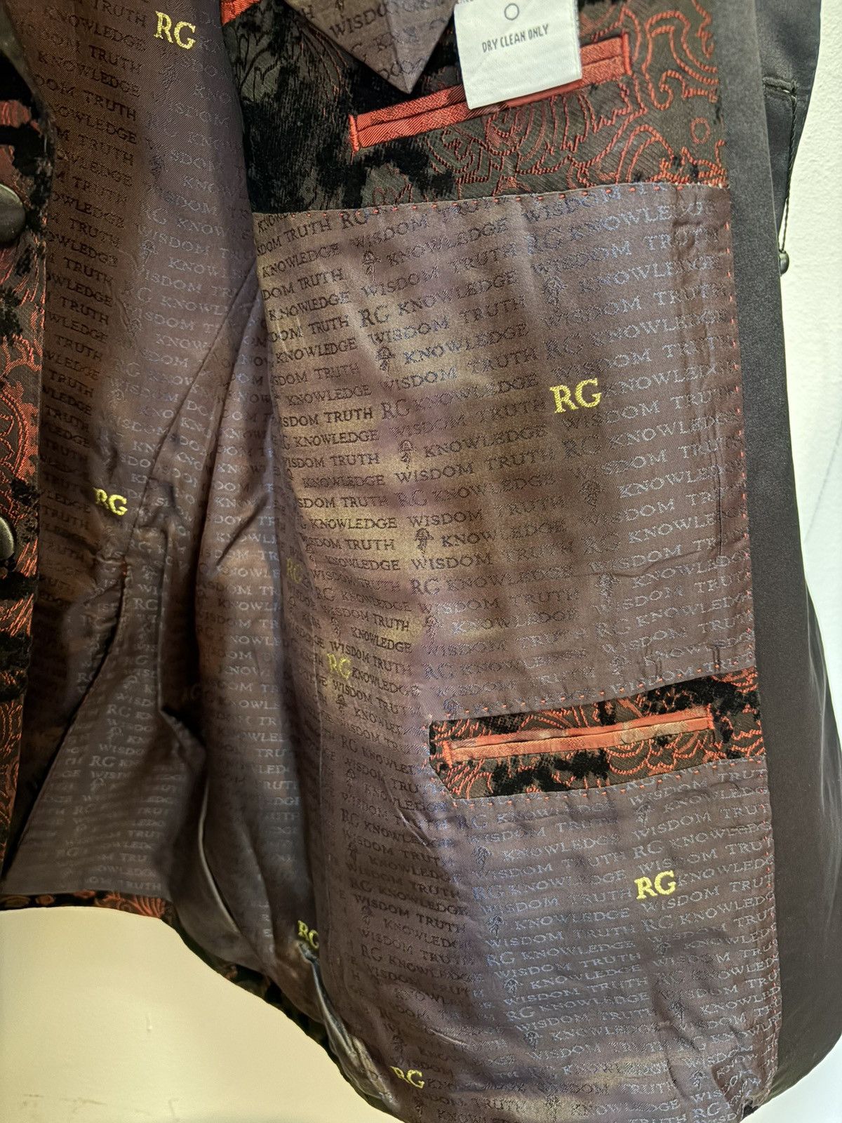 Robert Graham New Robert Graham Paisley Black/Red Dinner Jacket (48R) Size 48R - 6 Thumbnail