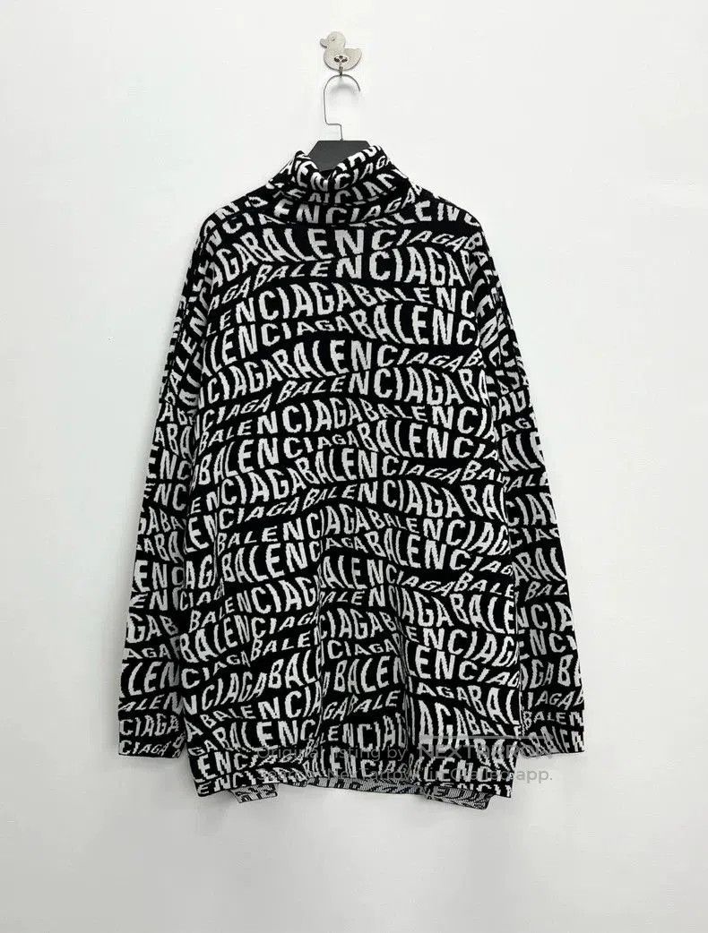 Balenciaga Balenciaga Logo Print Turtleneck Sweater. Size US L / EU 52-54 / 3 - 1 Thumbnail
