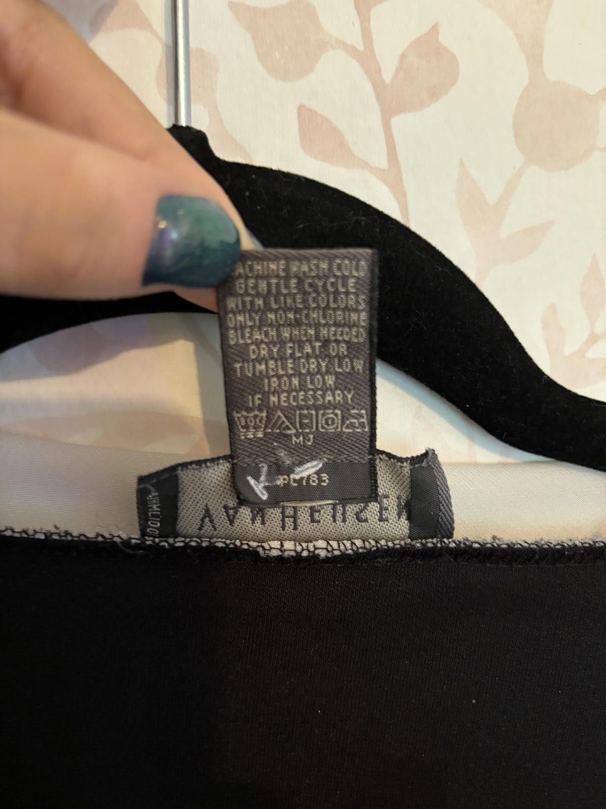 Van Heusen Van Heusen Women's Black Blouse with White Trim - Size XL Size XL / US 12-14 / IT 48-50 - 4 Thumbnail