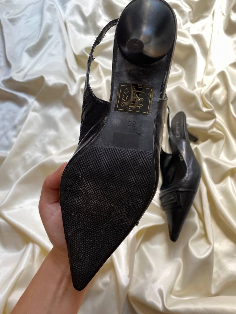 Vintage Black leather classic kitten heels Size US 4 / IT 34 - 4 Thumbnail