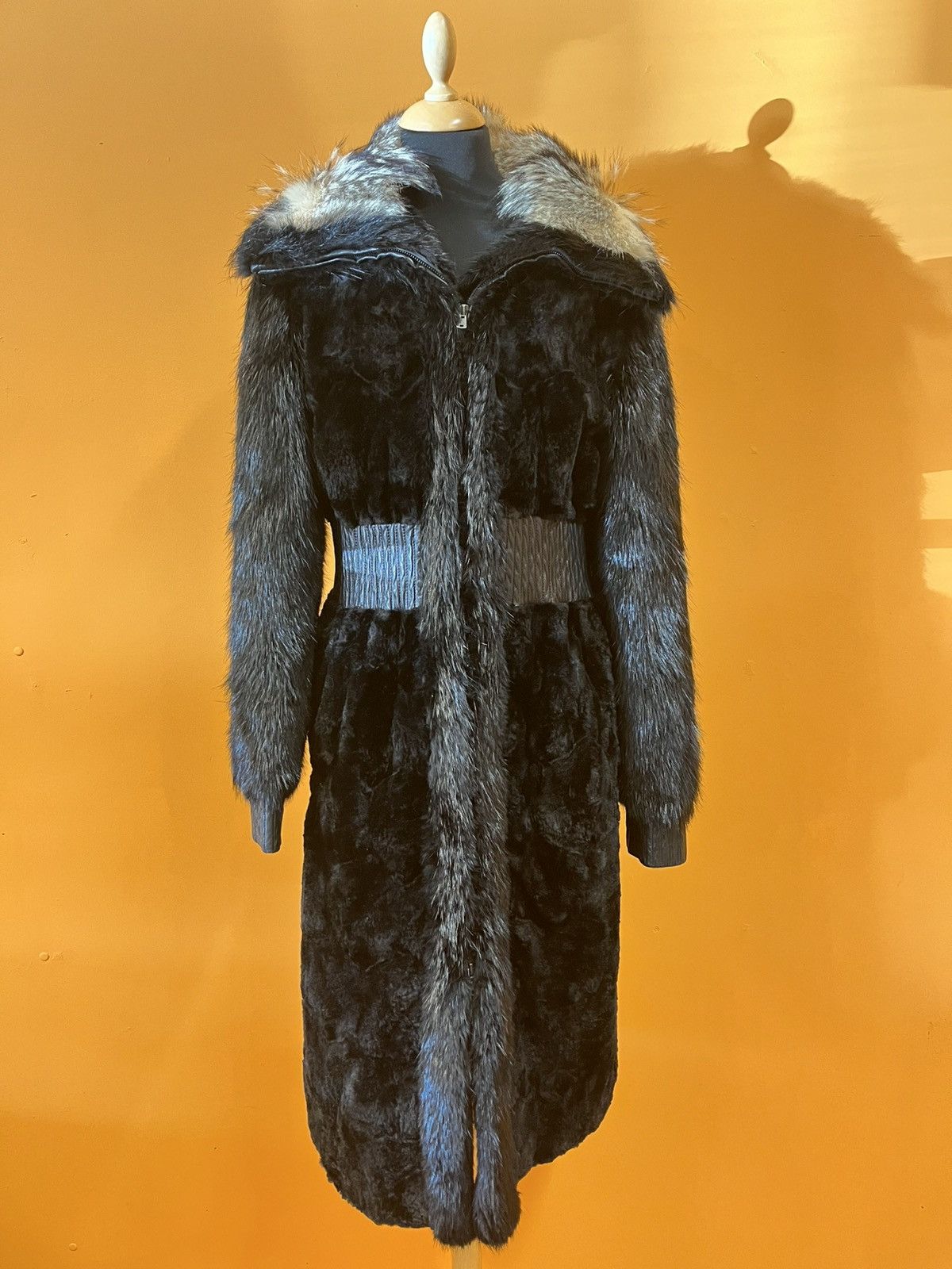 Yves Saint Laurent Yves Saint Laurent fur coat Size M / US 6-8 / IT 42-44 - 1 Thumbnail