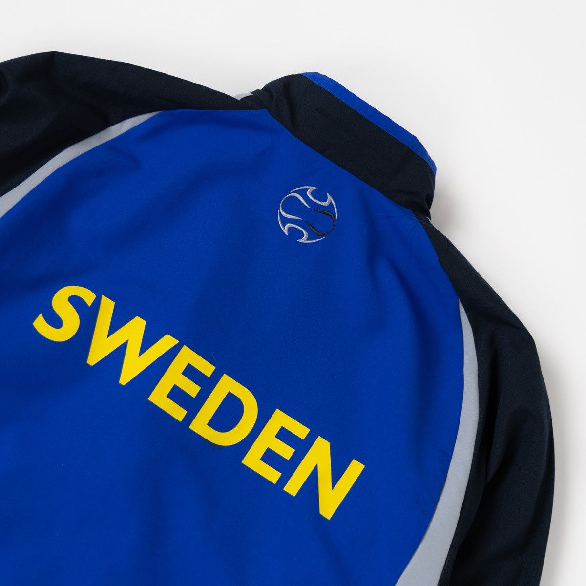 Adidas Adidas Sweden Mens Vintage Windbreaker Jacket Soccer Blue Size US S / EU 44-46 / 1 - 5 Thumbnail