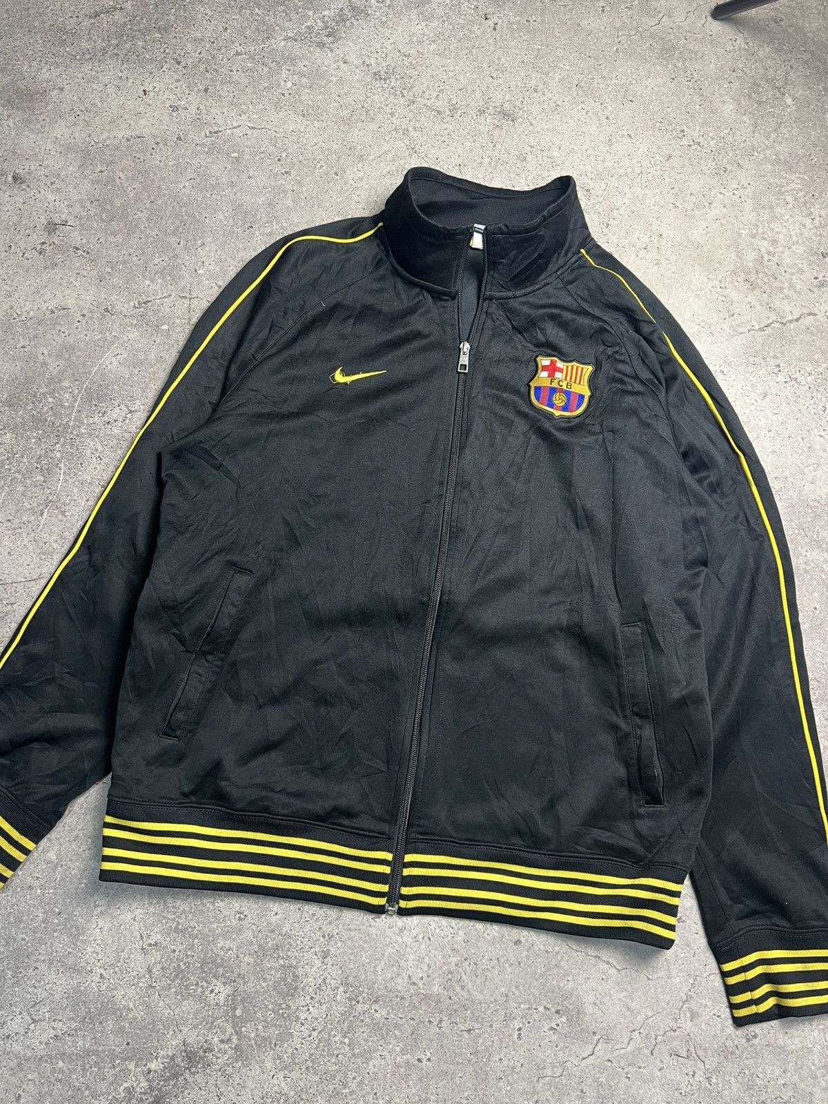 Nike Vintage Nike Barcelona track jacket size L Size US L / EU 52-54 / 3 - 4 Thumbnail