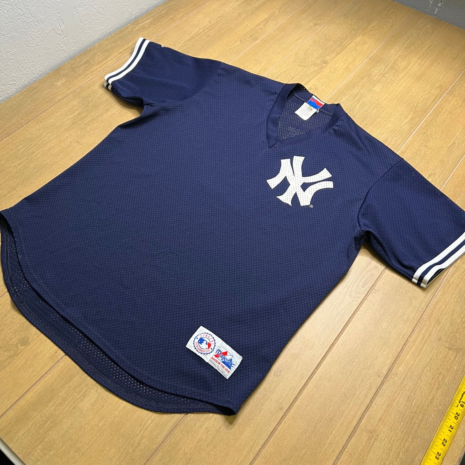 Majestic Vintage Derek Jeter #2 New York Yankees Jersey 90s World XL Size US XL / EU 56 / 4 - 11 Thumbnail