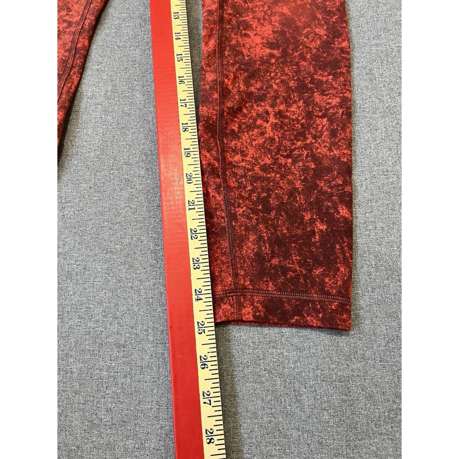 Lululemon Lululemon Size 6 Wunder Train HR Tight 25" Denim Wash Print Size 28" / US 6 / IT 42 - 5 Thumbnail