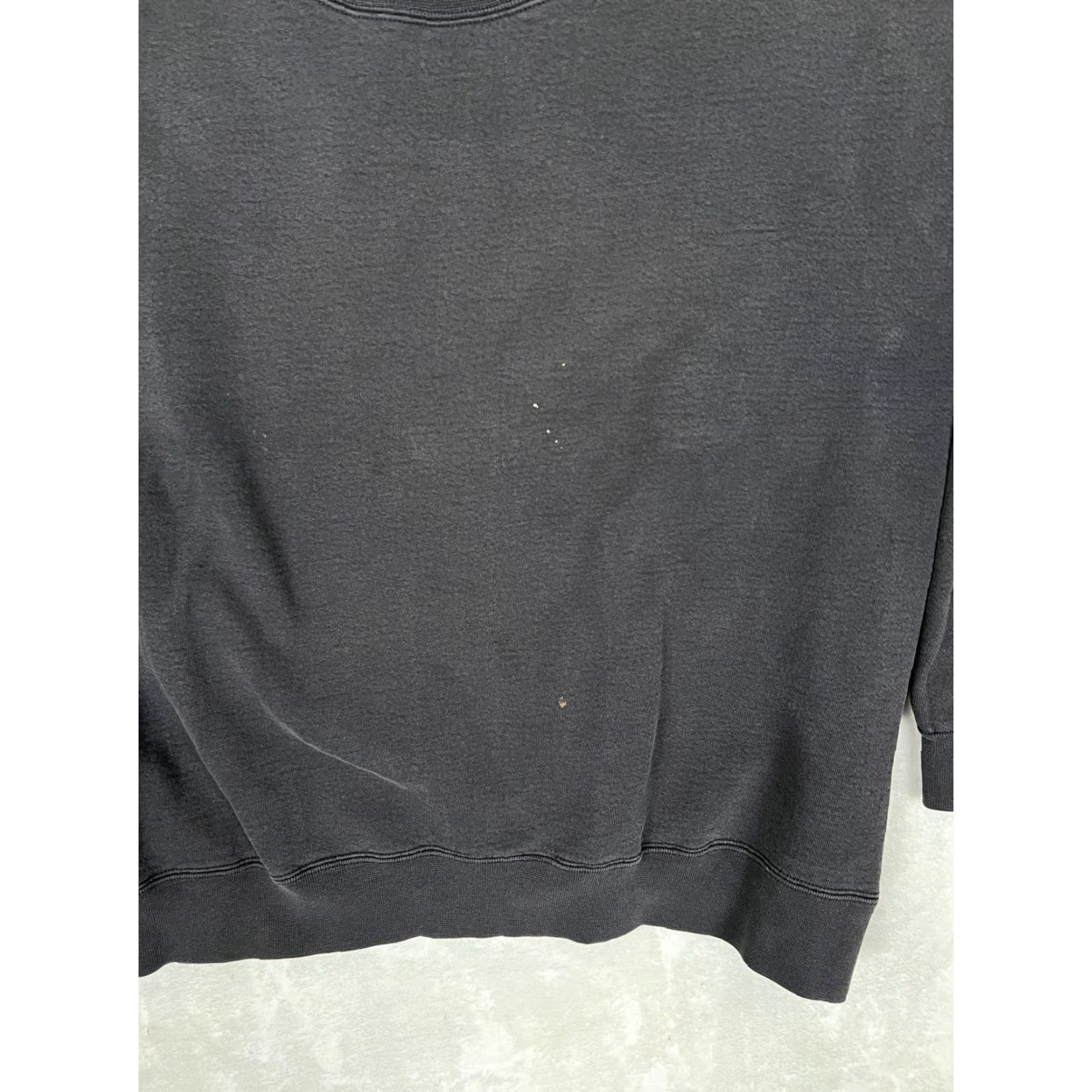 Vintage VINTAGE Cheetah Sweatshirt Mens XL Black Blank Fleece Crewneck USA Made Pullover Size US XL / EU 56 / 4 - 2 Thumbnail