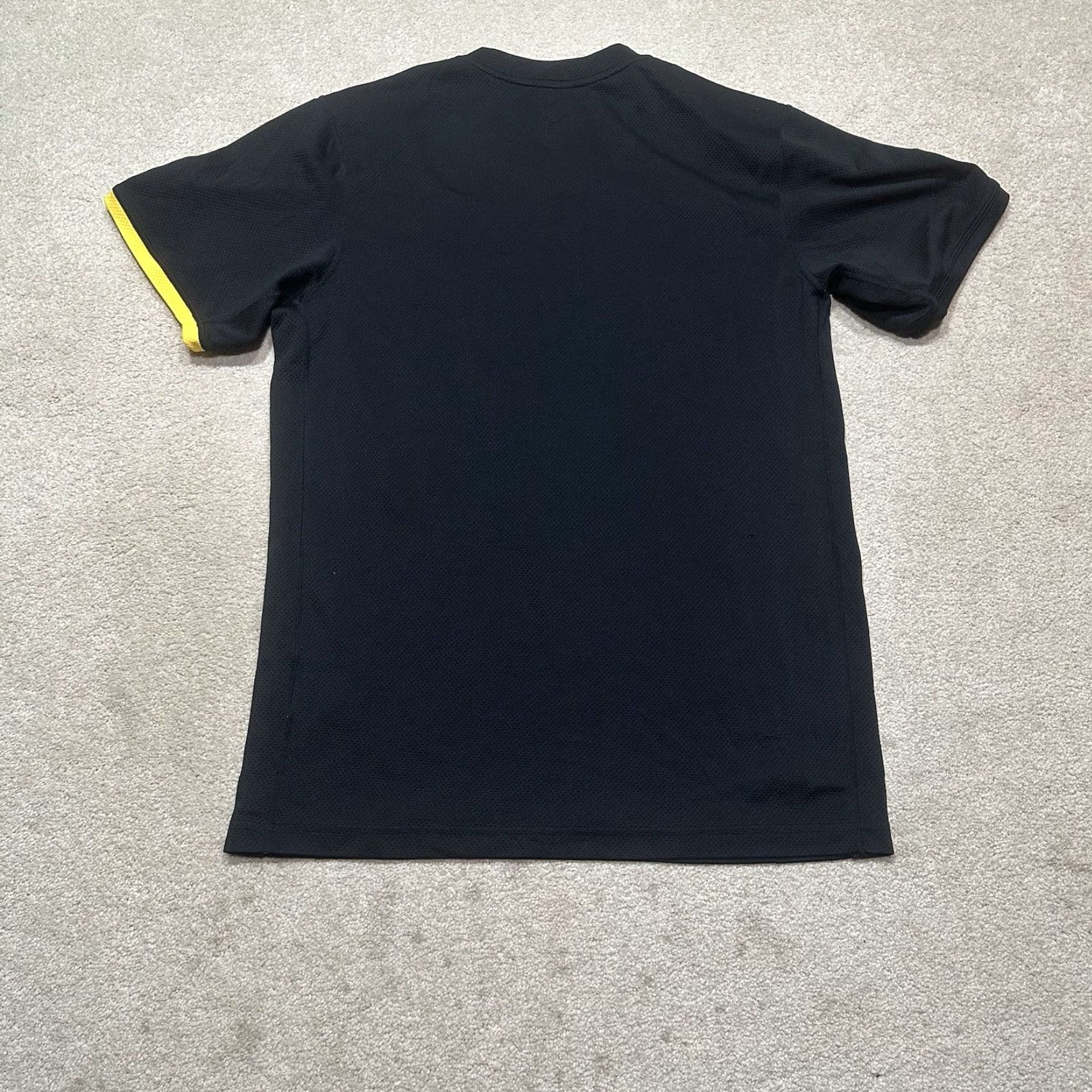 Nike VINTAGE Nike T Shirt Mens Small Black NWOT Logo Livestrong Y2K Deadstock Nike Air Dri-Fit Regular Short Sleeve Crew Neck Shirt Men Size US S / EU 44-46 / 1 - 2 Thumbnail