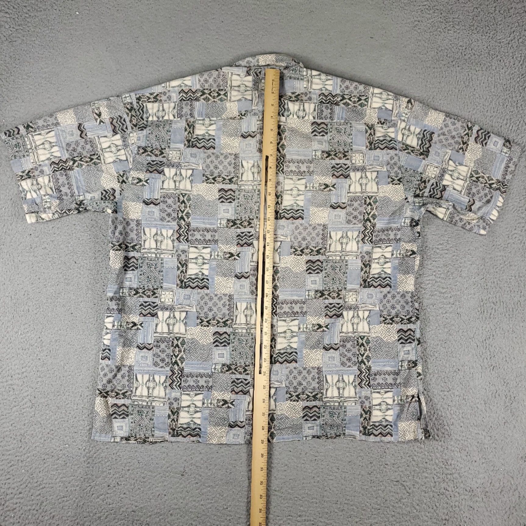 Tori Richard Tori Richard Shirt Mens XL Gray Geometric Hawaiian Button-Up Short Sleeve, Aloha, 100% Cotton, Regular Fit, Classic Men’s Shirt Size US XL / EU 56 / 4 - 4 Thumbnail