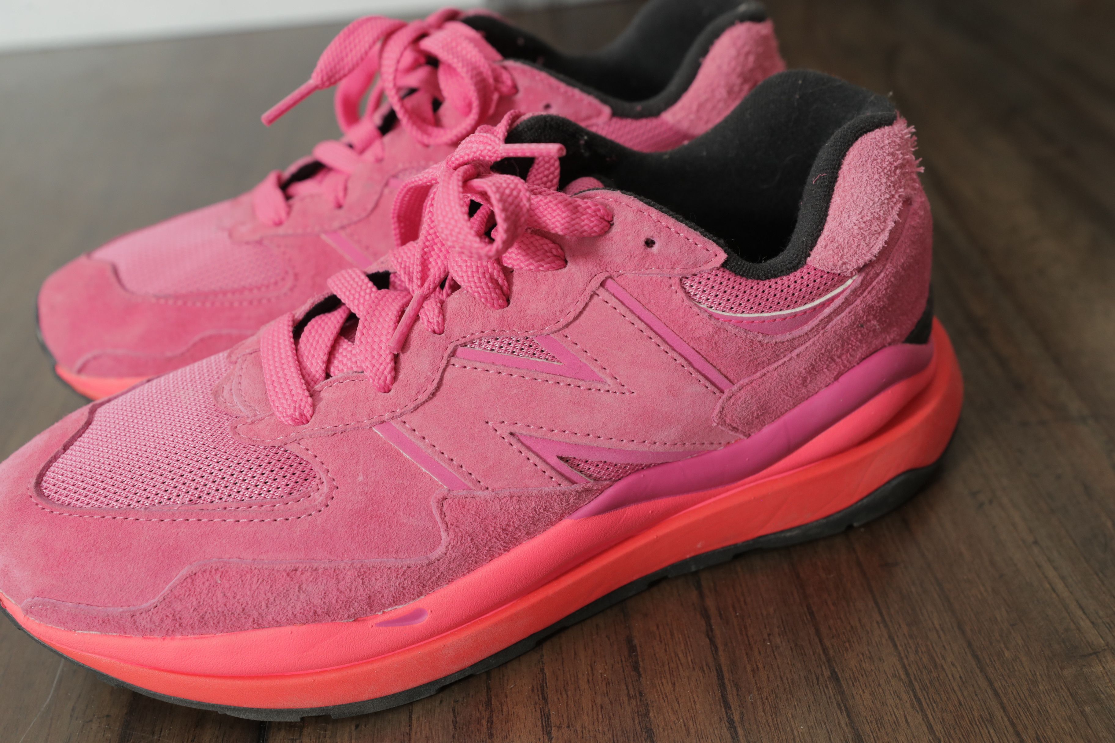 New Balance New Balance 57/40 Valentine's Day (2021) (9.5) Size US 9.5 / EU 42-43 - 5 Thumbnail