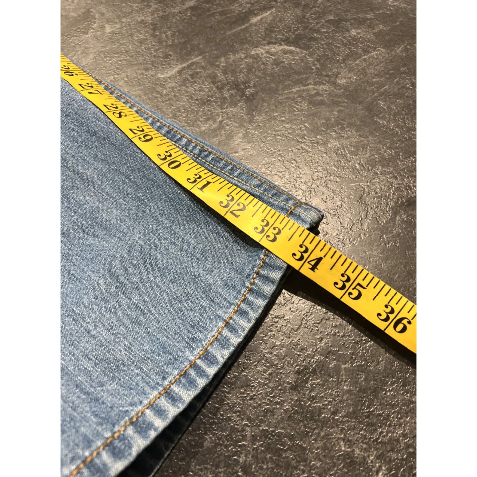 Rocawear Rocawear Jeans Mens 38 Mid Rise Straight Leg Jeans Blue Denim 5-Pocket Regular Fit Cotton Blend Belt Loops Vintage? No Size US 38 / EU 54 - 7 Thumbnail