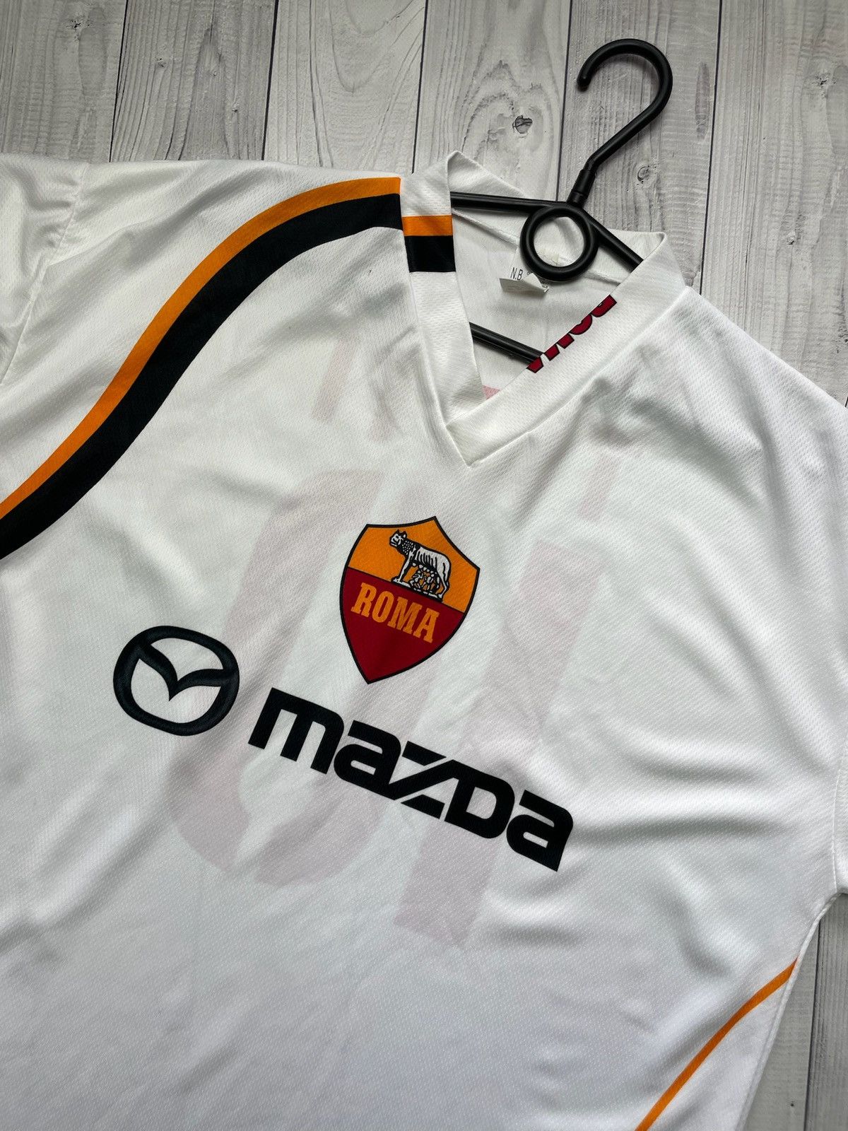 Vintage Totti 10 soccer tee AS Roma away white size XL Mazda logo Size US XL / EU 56 / 4 - 3 Thumbnail