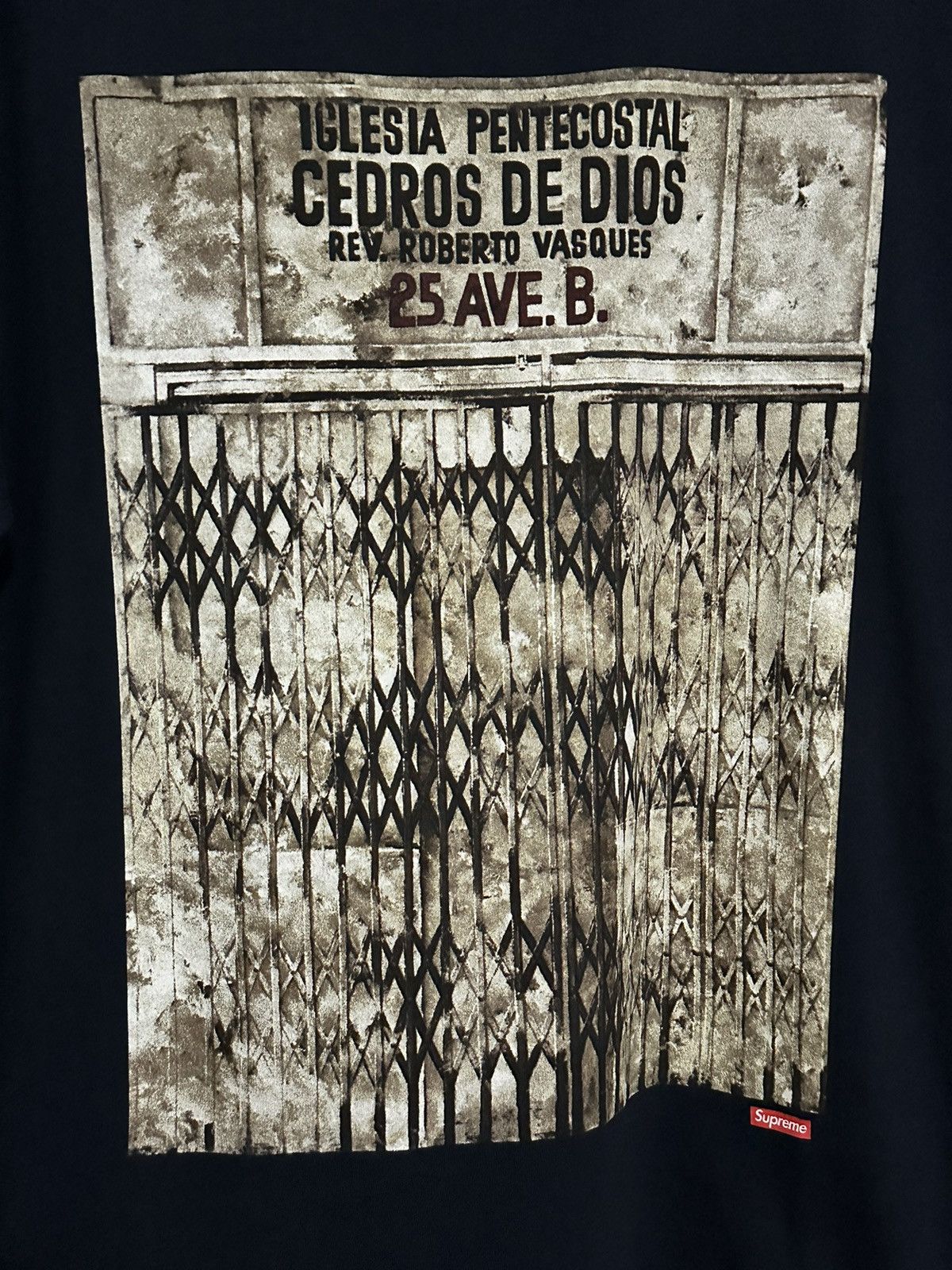 Supreme Supreme Martin Wong Iglesia Pentecostal Tee Size US XL / EU 56 / 4 - 2 Thumbnail