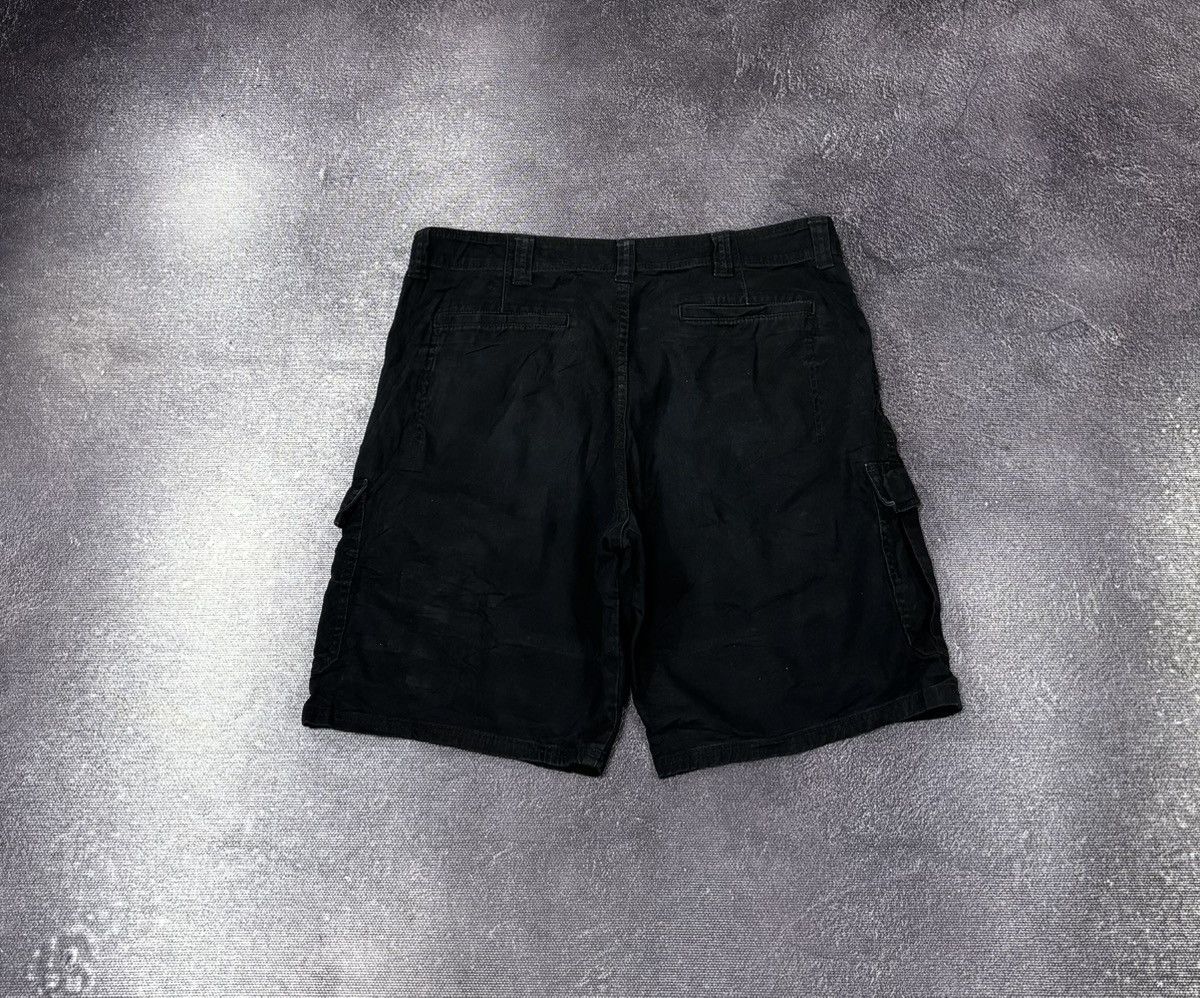 Vintage Vintage Wrangler Relaxed Fit Y2K Military Hype Cargo Shorts Size US 36 / EU 52 - 2 Thumbnail