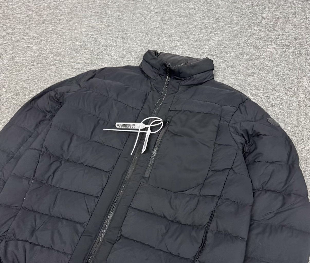 Moncler Moncler Down Jacket with Sleeve Logo J16 Size US S / EU 44-46 / 1 - 4 Thumbnail