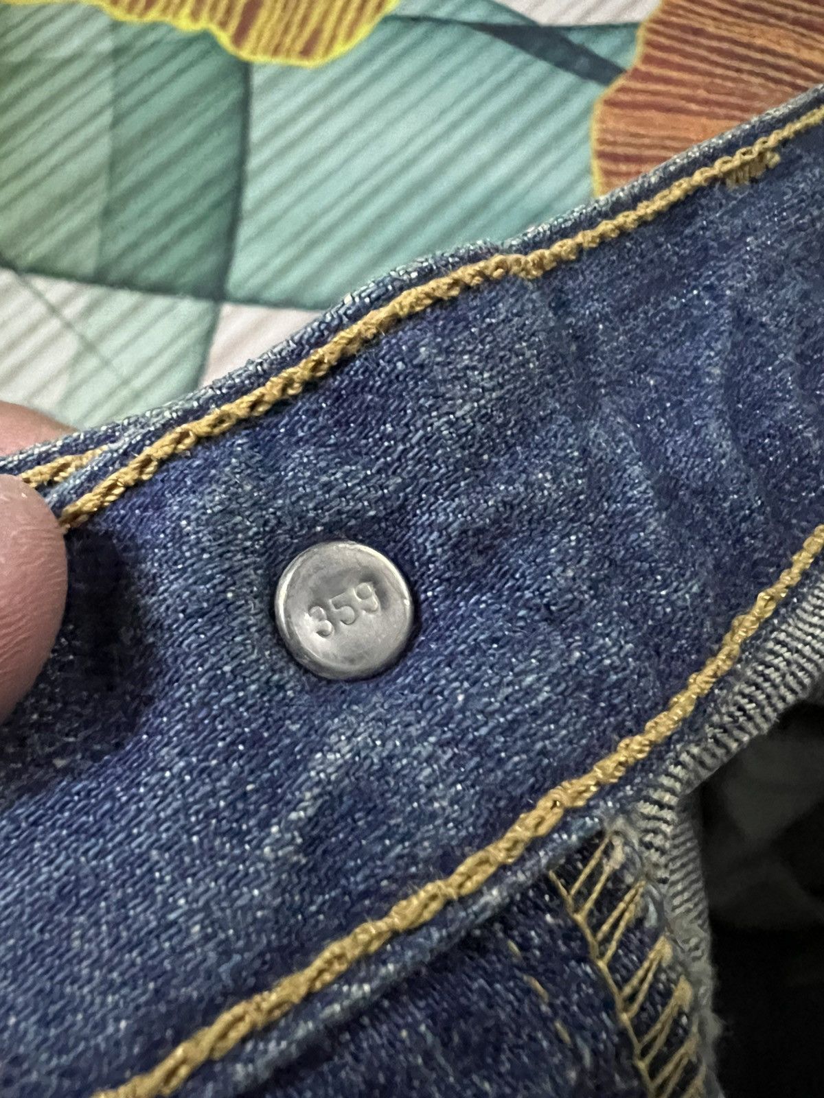Levi's × Levi's Vintage Clothing VINTAGE LEVIS 501 CROPPED DISTRESS JEANS Size US 31 - 9 Thumbnail