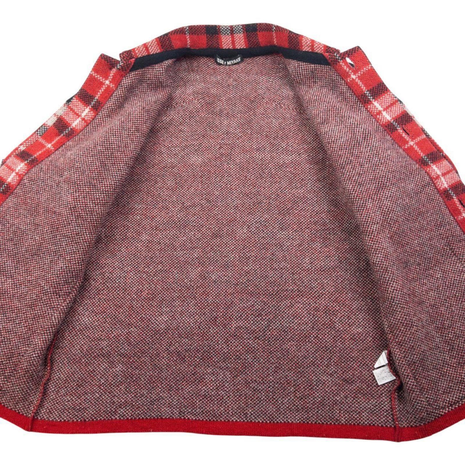 Issey Miyake Vintage Issey Miyake Checkered Wool Jacket Size M Size US M / EU 48-50 / 2 - 4 Thumbnail