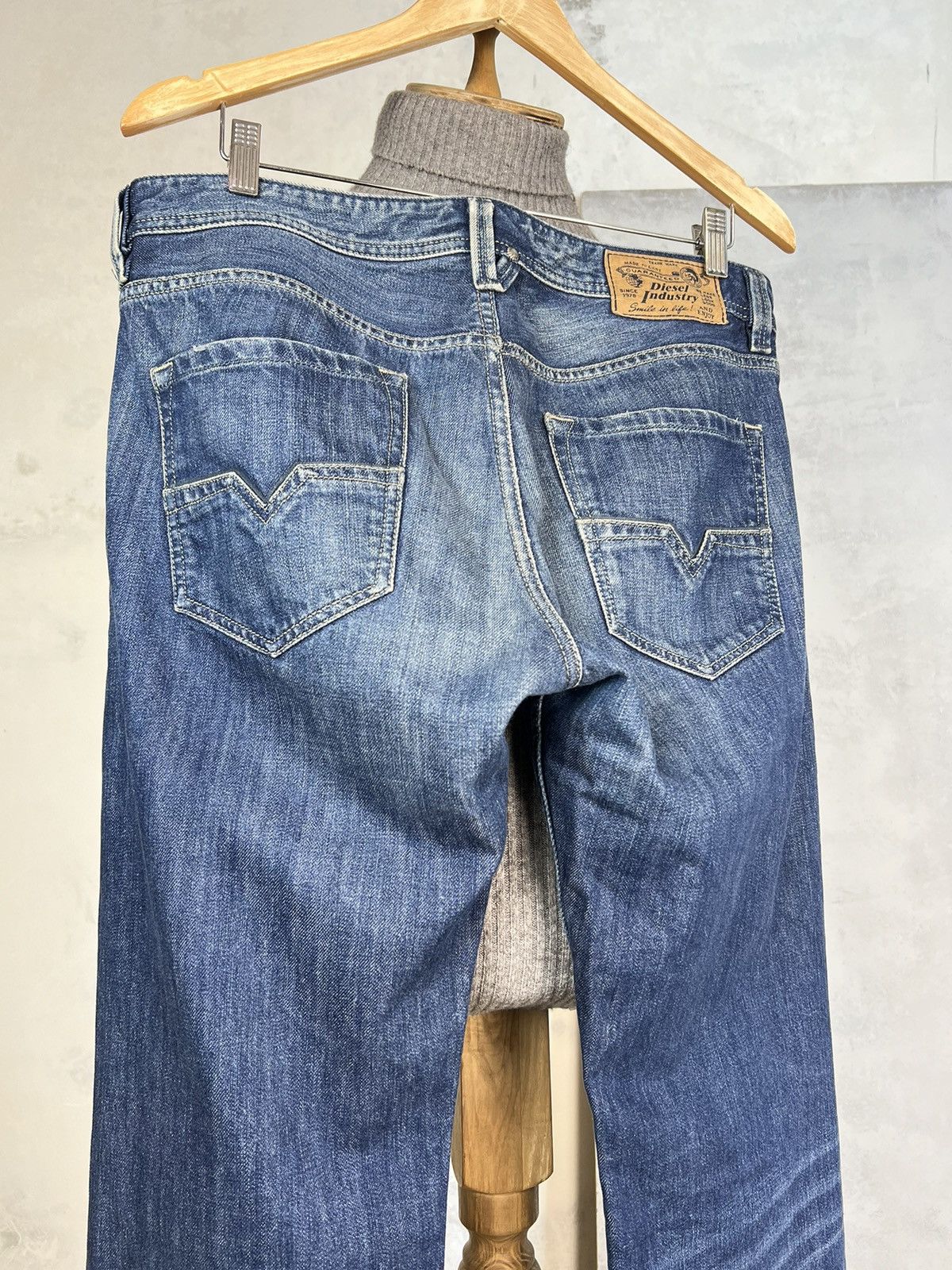 Diesel Vintage Diesel Jeans Pants Size M 33 Size US 33 - 9 Thumbnail